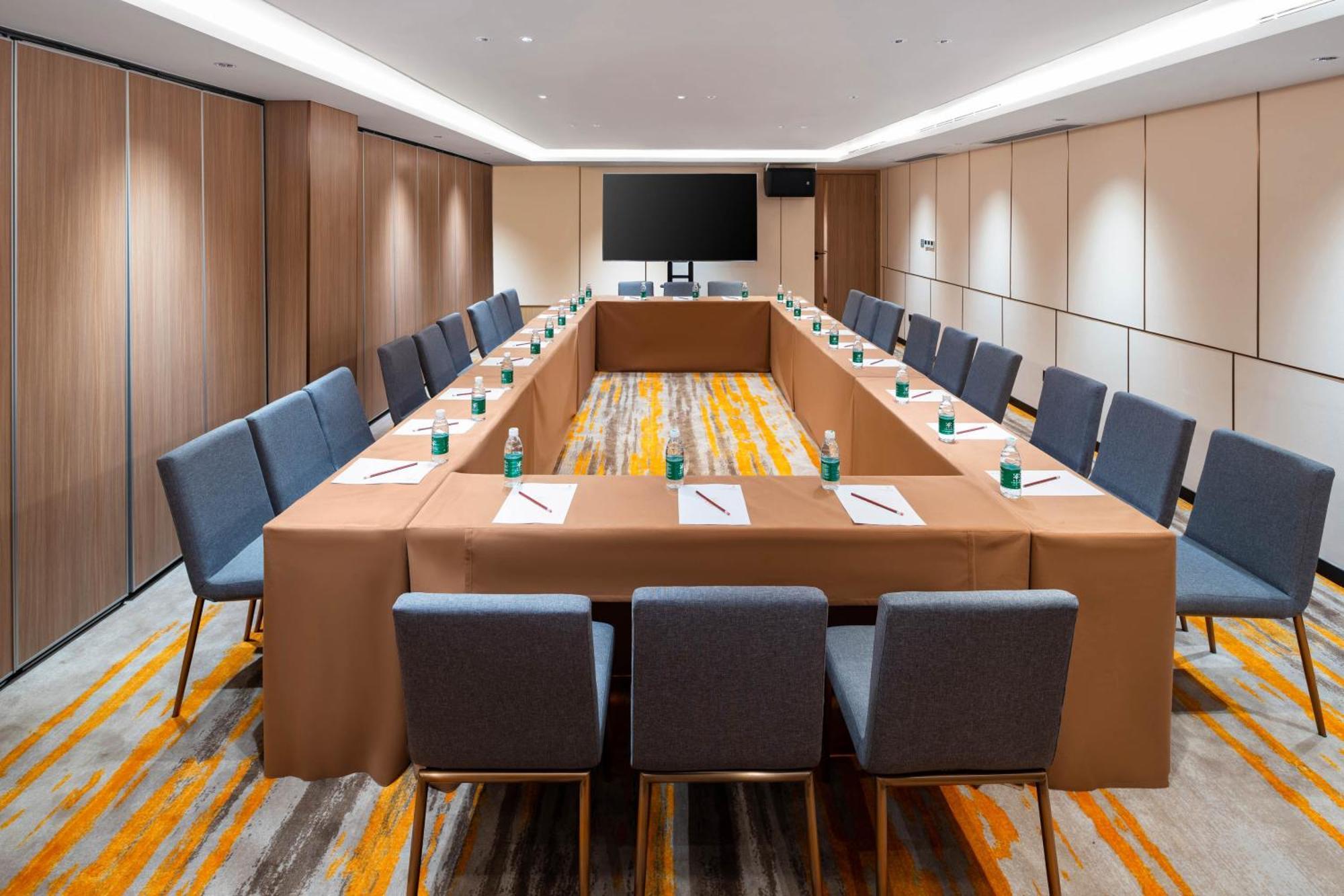 Wogo Yuanbao Hotel-zhujiang New Town-free Fair Shuttle Bus & Overseas Buyer Registration Services Hotel