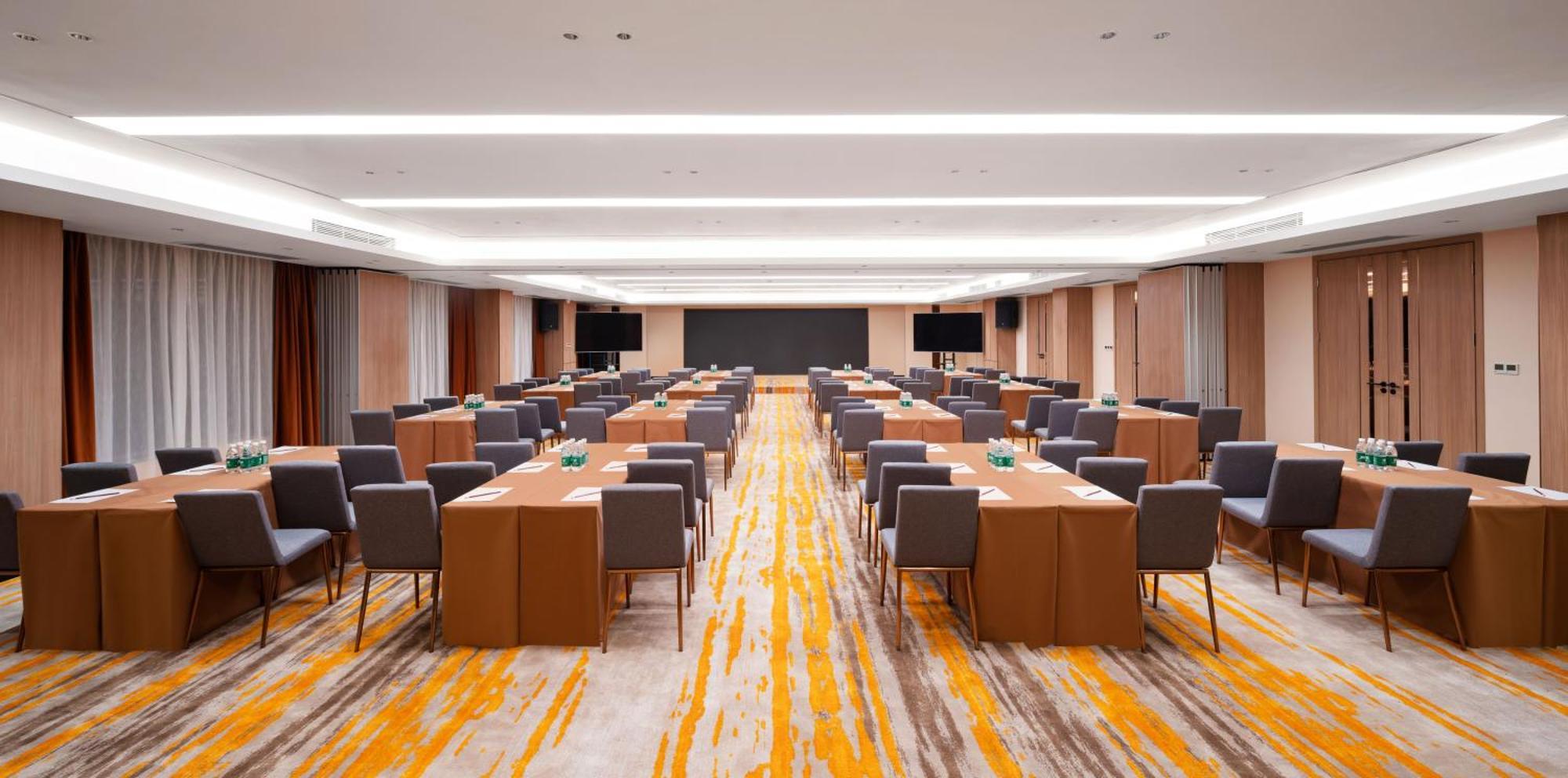 Wogo Yuanbao Hotel-zhujiang New Town-free Fair Shuttle Bus & Overseas Buyer Registration Services