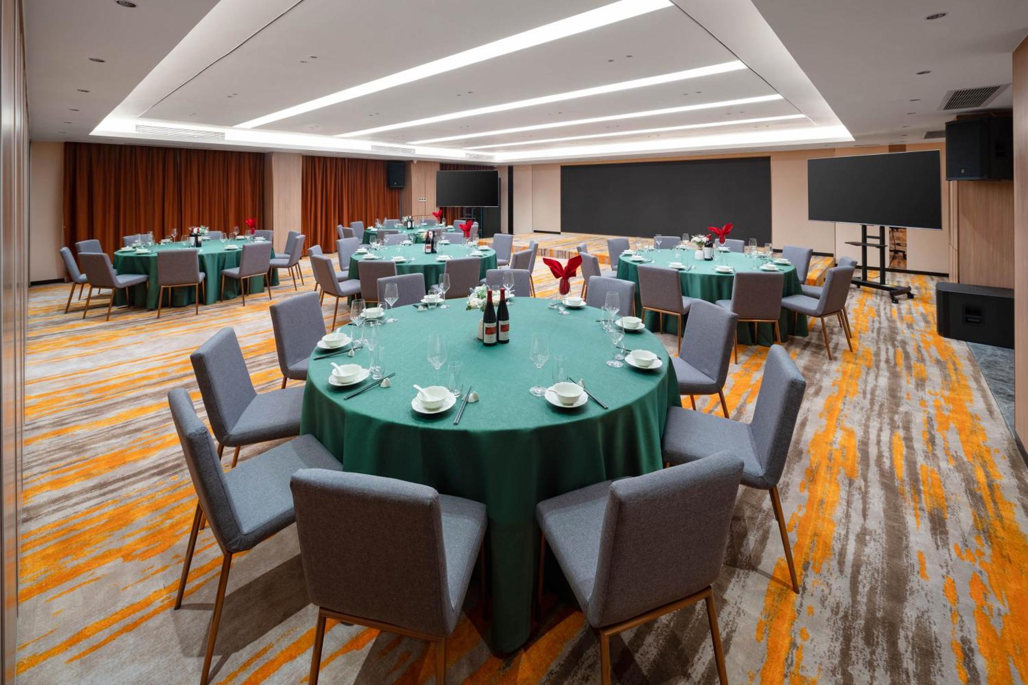 Wogo Yuanbao Hotel-zhujiang New Town-free Fair Shuttle Bus & Overseas Buyer Registration Services Hotel Canton