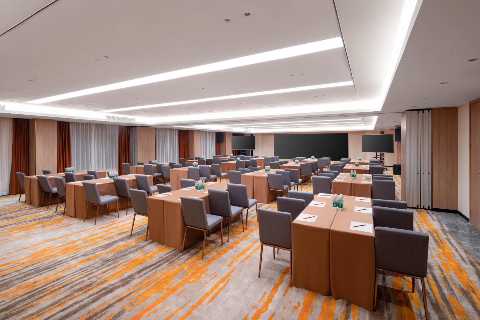 Hotel Wogo Yuanbao Hotel-zhujiang New Town-free Fair Shuttle Bus & Overseas Buyer Registration Services Canton