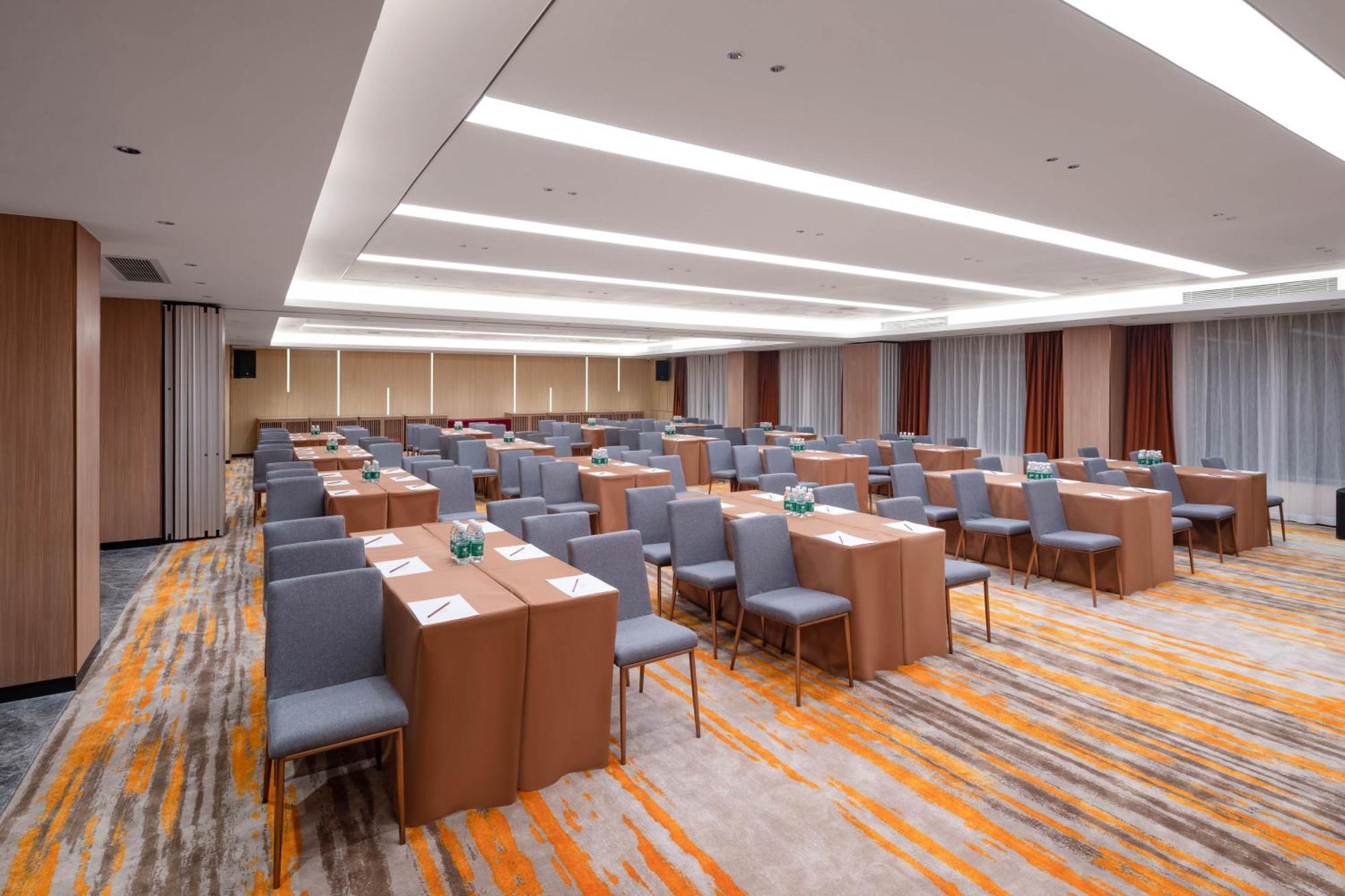 Wogo Yuanbao Hotel-zhujiang New Town-free Fair Shuttle Bus & Overseas Buyer Registration Services Hotel