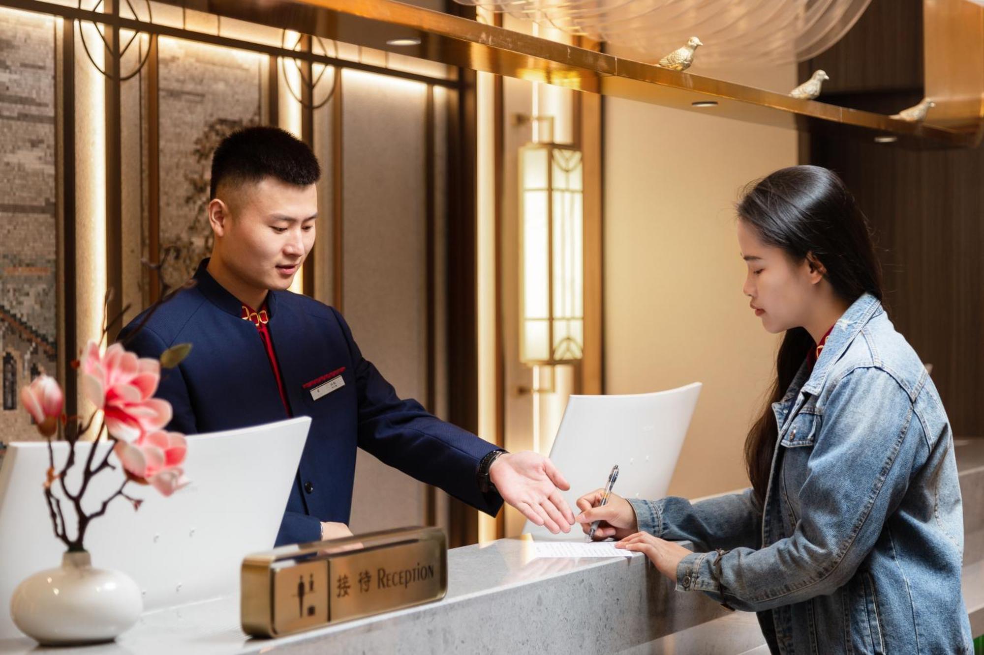 Hotel Wogo Yuanbao Hotel-zhujiang New Town-free Fair Shuttle Bus & Overseas Buyer Registration Services