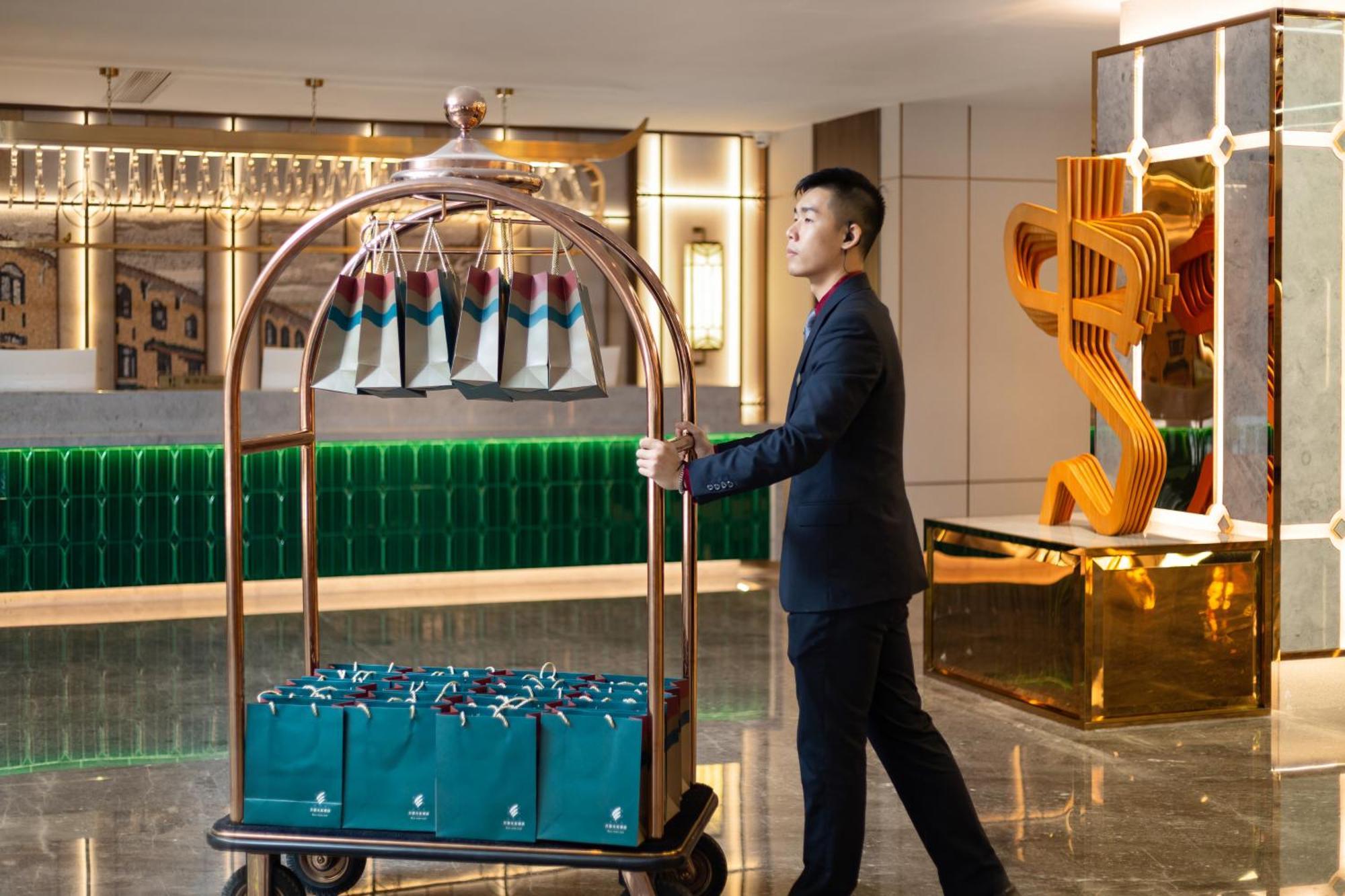 Wogo Yuanbao Hotel-zhujiang New Town-free Fair Shuttle Bus & Overseas Buyer Registration Services