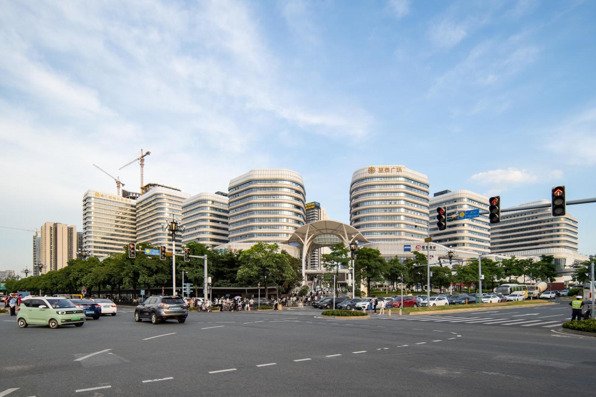 Livetour Luogang Science Hotel 3*