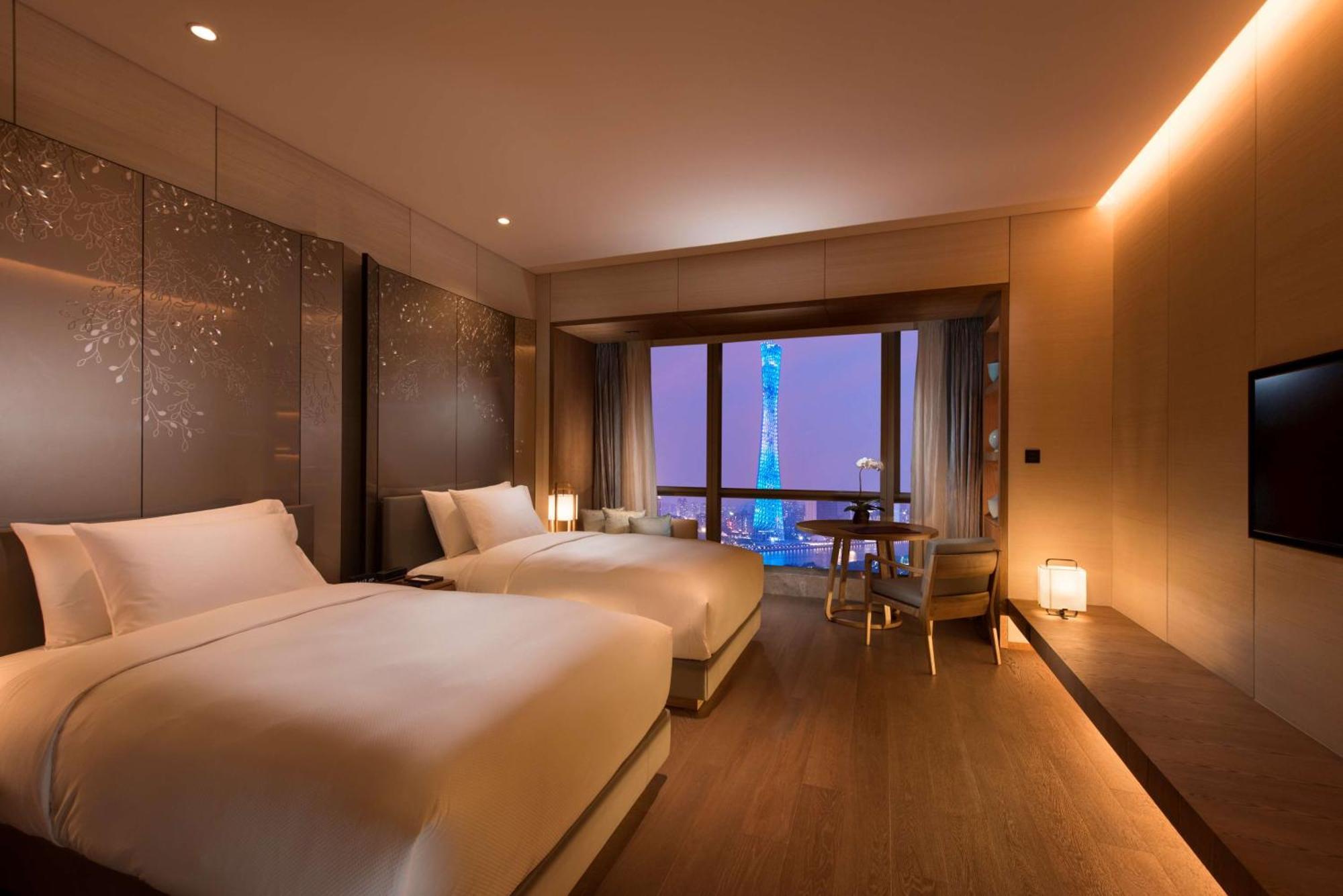 Conrad - Free Shuttle Between And Exhibition Center During Fair & Exhibitor Registration Counter Hotel
