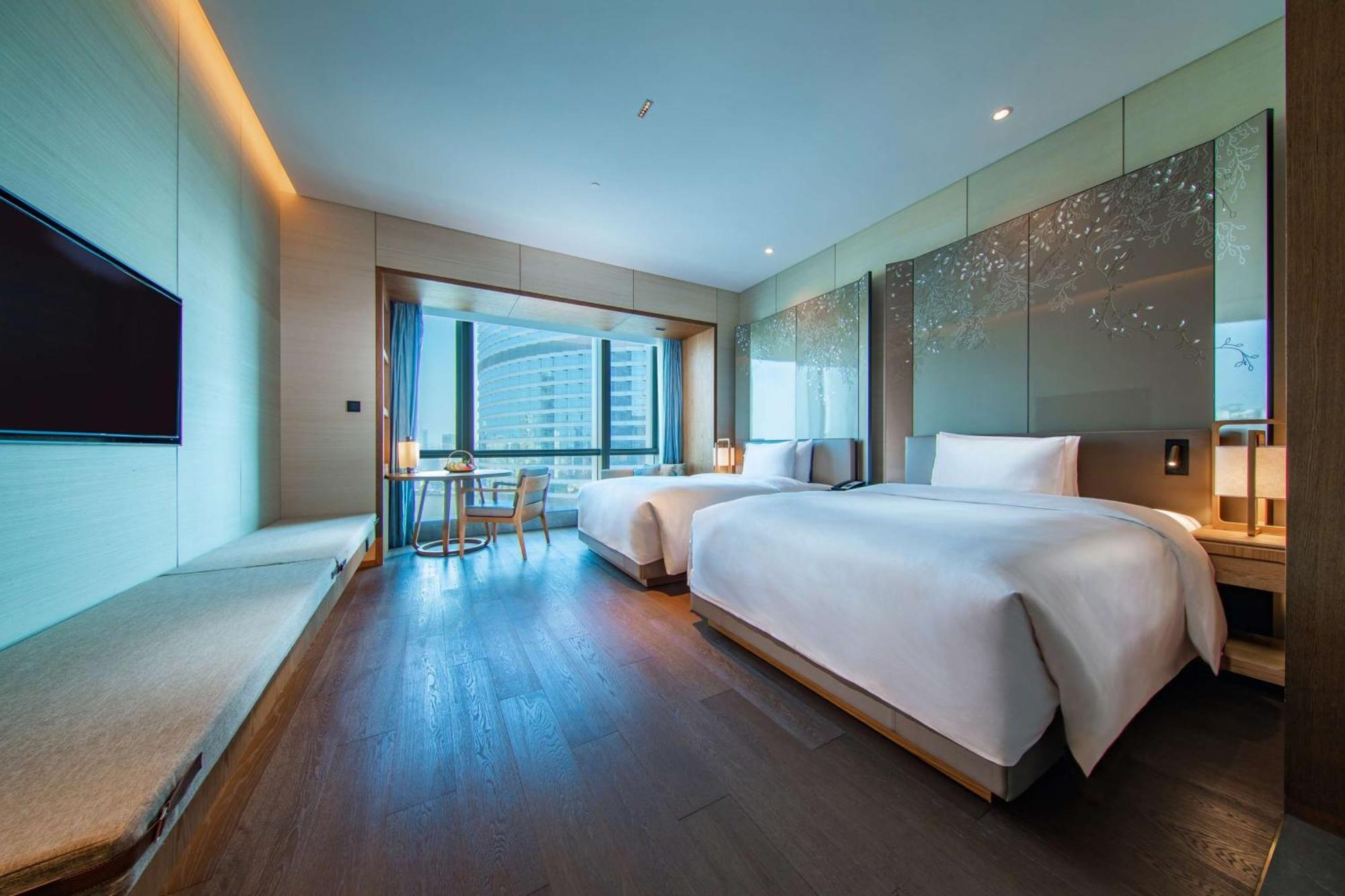 Conrad - Free Shuttle Between And Exhibition Center During Fair & Exhibitor Registration Counter Hotel