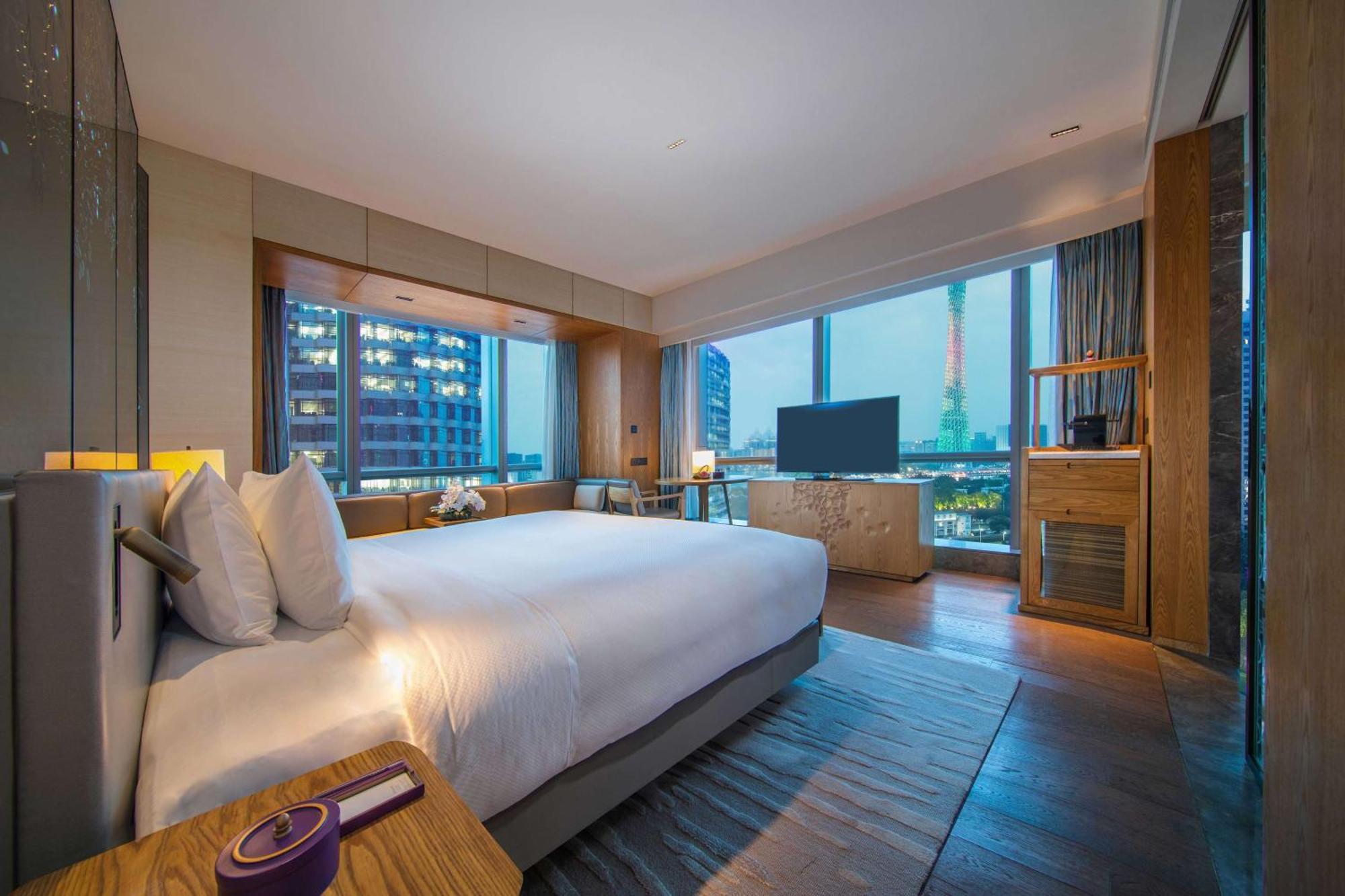 Conrad - Free Shuttle Between And Exhibition Center During Fair & Exhibitor Registration Counter Hotel Guangzhou