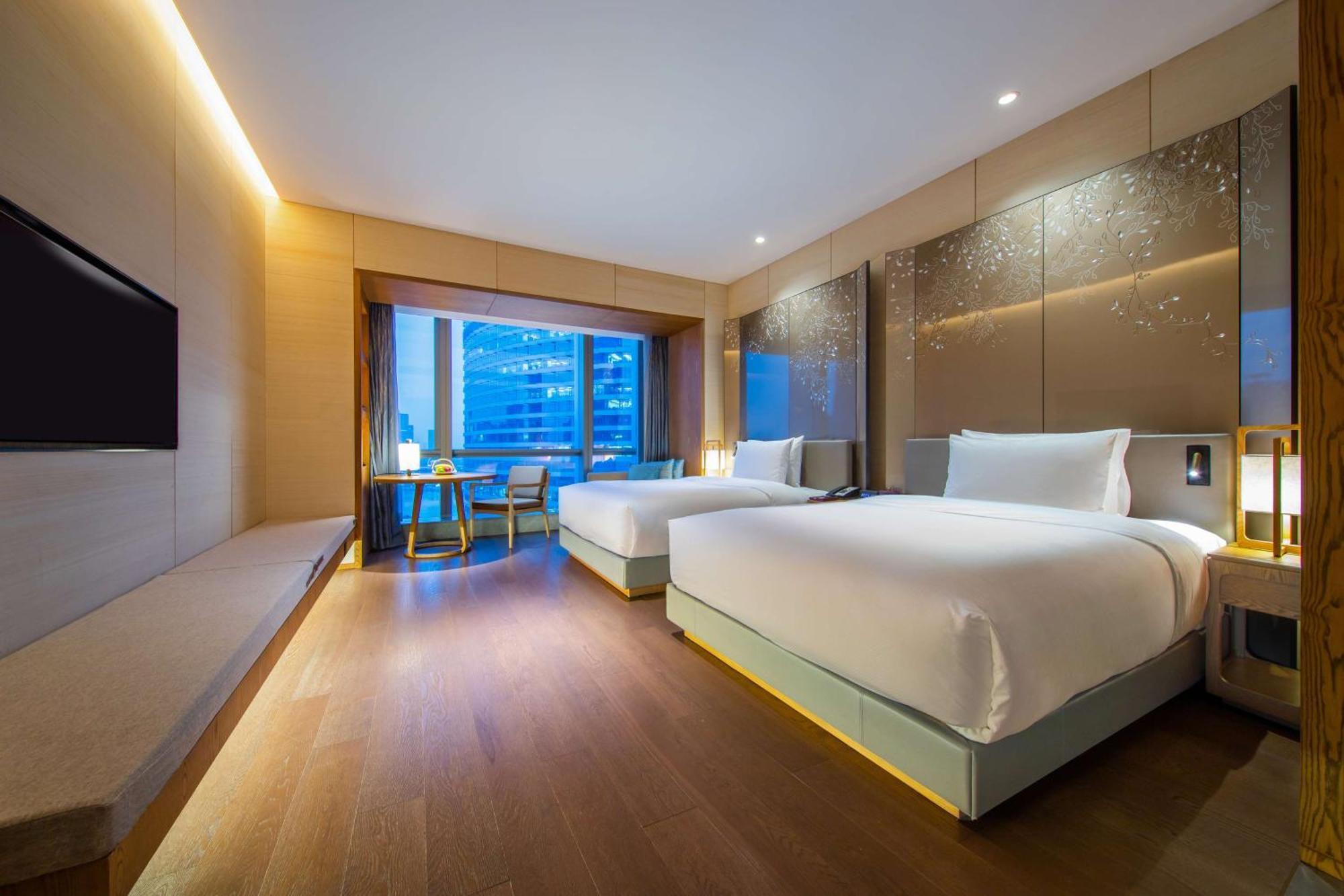 Conrad - Free Shuttle Between And Exhibition Center During Fair & Exhibitor Registration Counter Hotel
