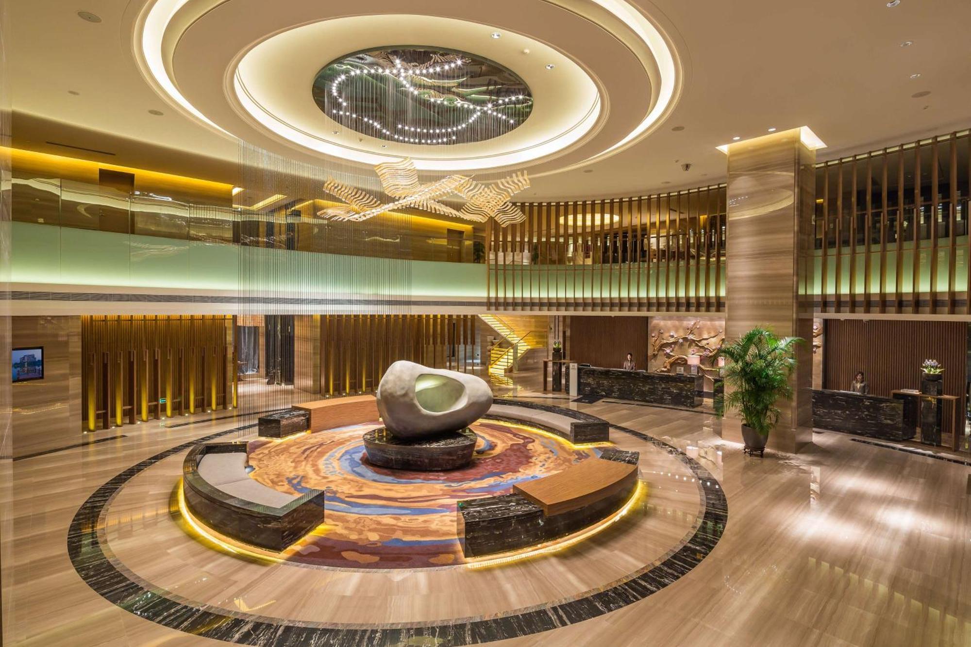 Doubletree By Hilton Science City-free Shuttle Bus Service During Fair Period Canton