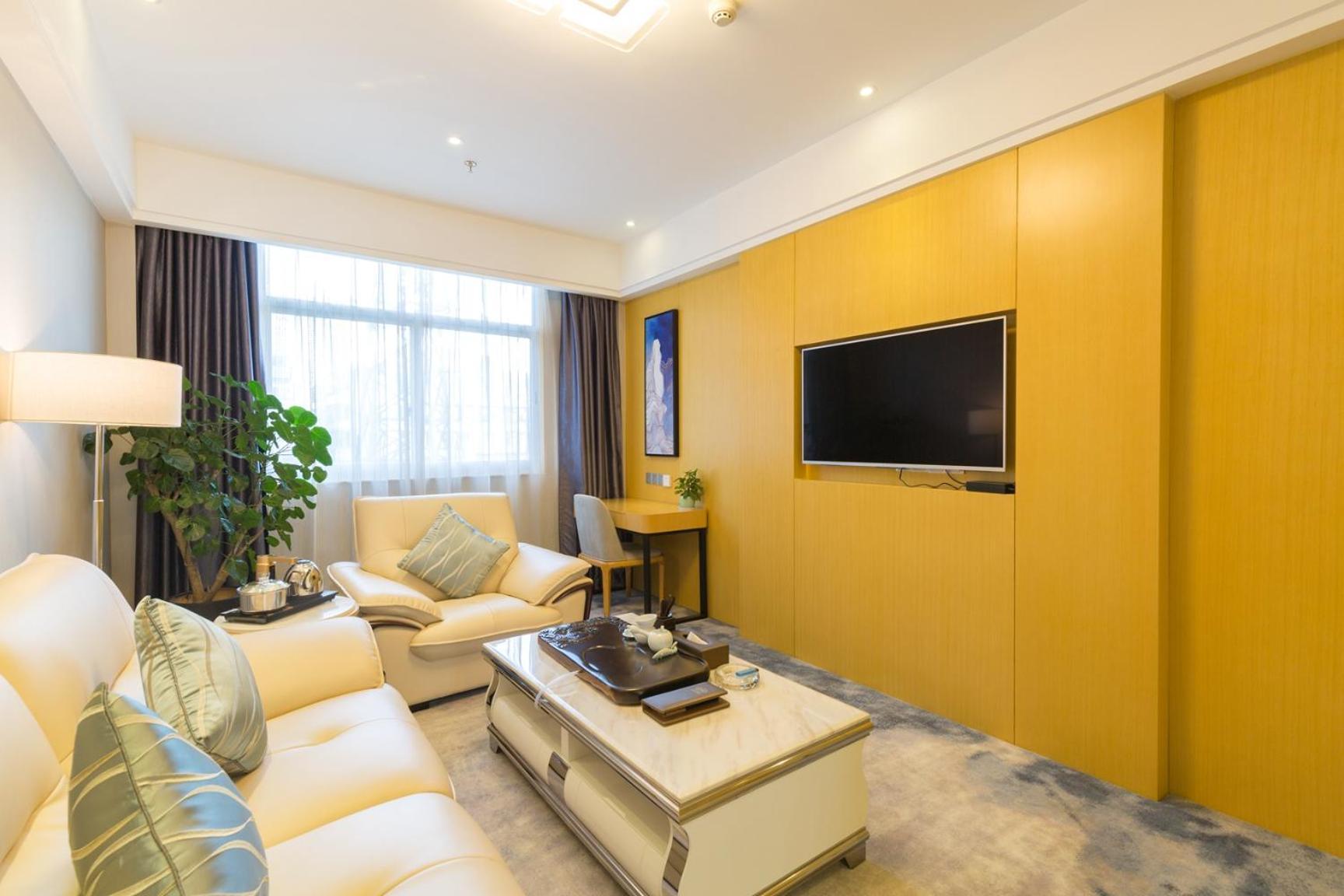 Seaman Hotel-line 2 Jiangnanxi Station Canton