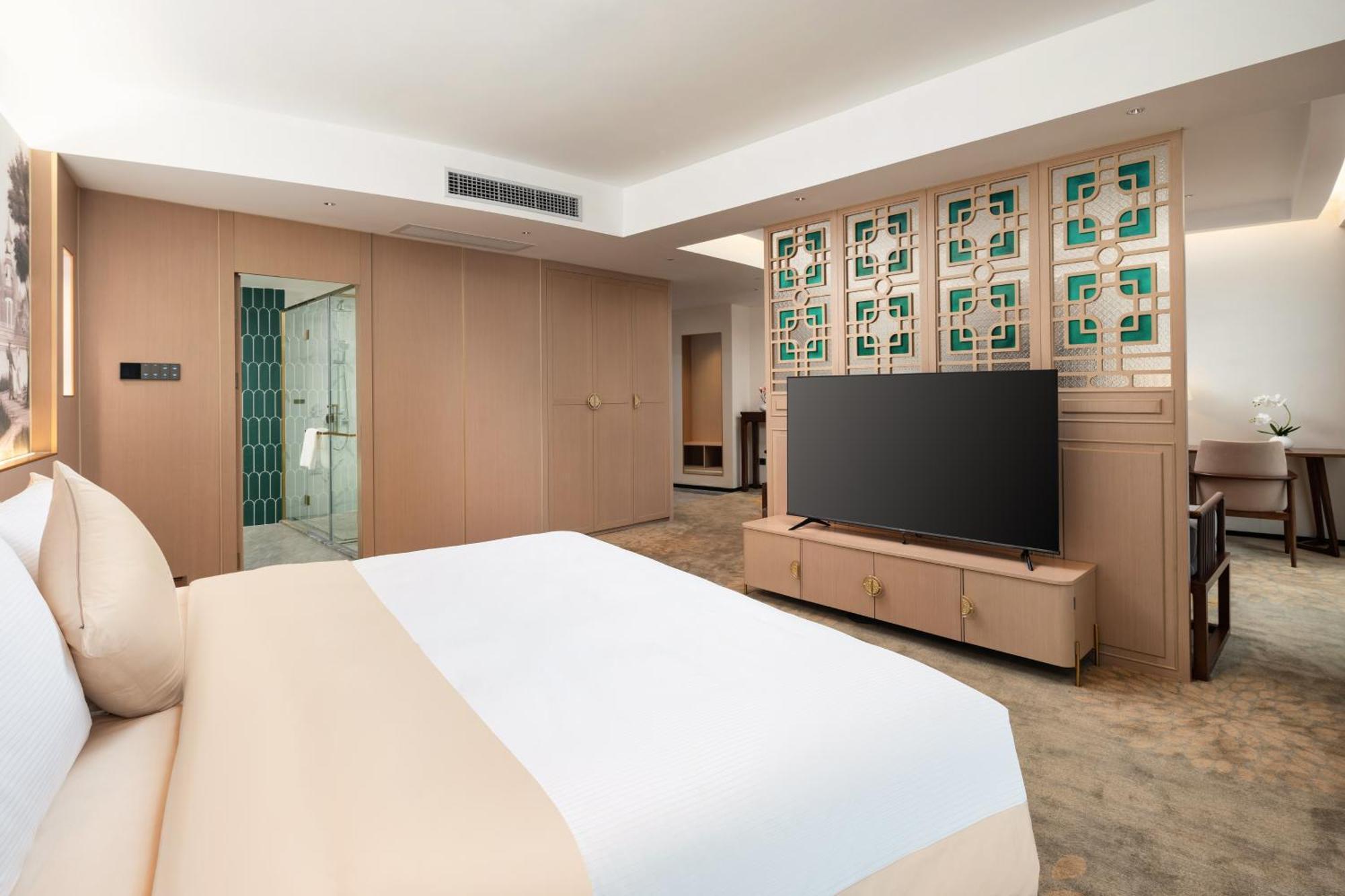 Wogo Yuanbao Hotel-zhujiang New Town-free Fair Shuttle Bus & Overseas Buyer Registration Services