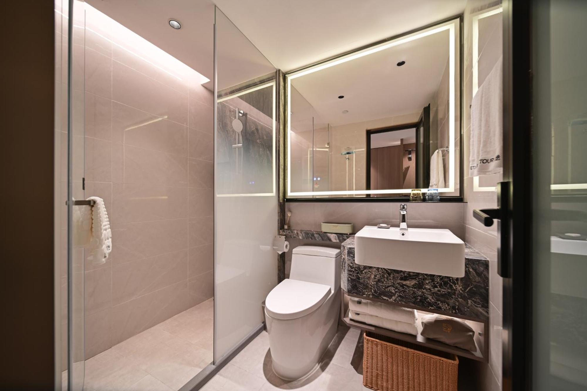 Livetour Luogang Science Hotel 3*