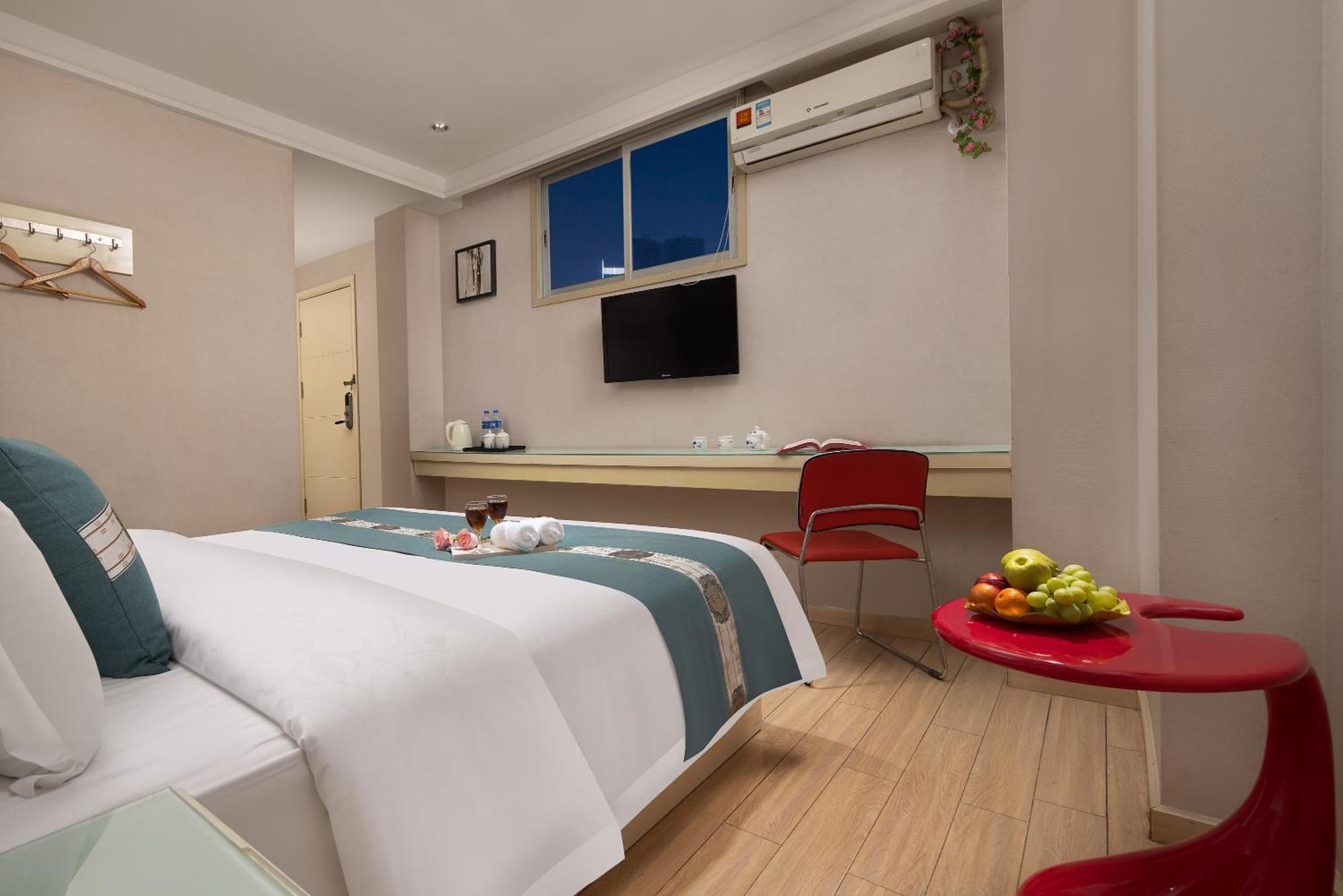 Kaiserdom Baiyun Airport-24-hour Airport-free Shuttle Bus 2* Guangzhou