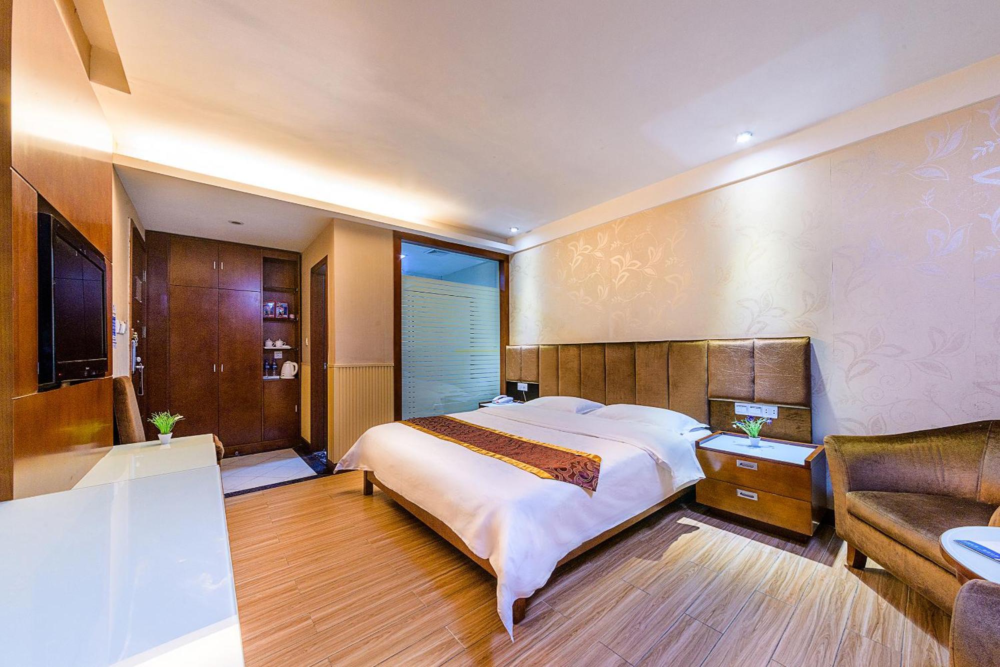 Kaiserdom Baiyun Airport-24-hour Airport-free Shuttle Bus 2* Guangzhou