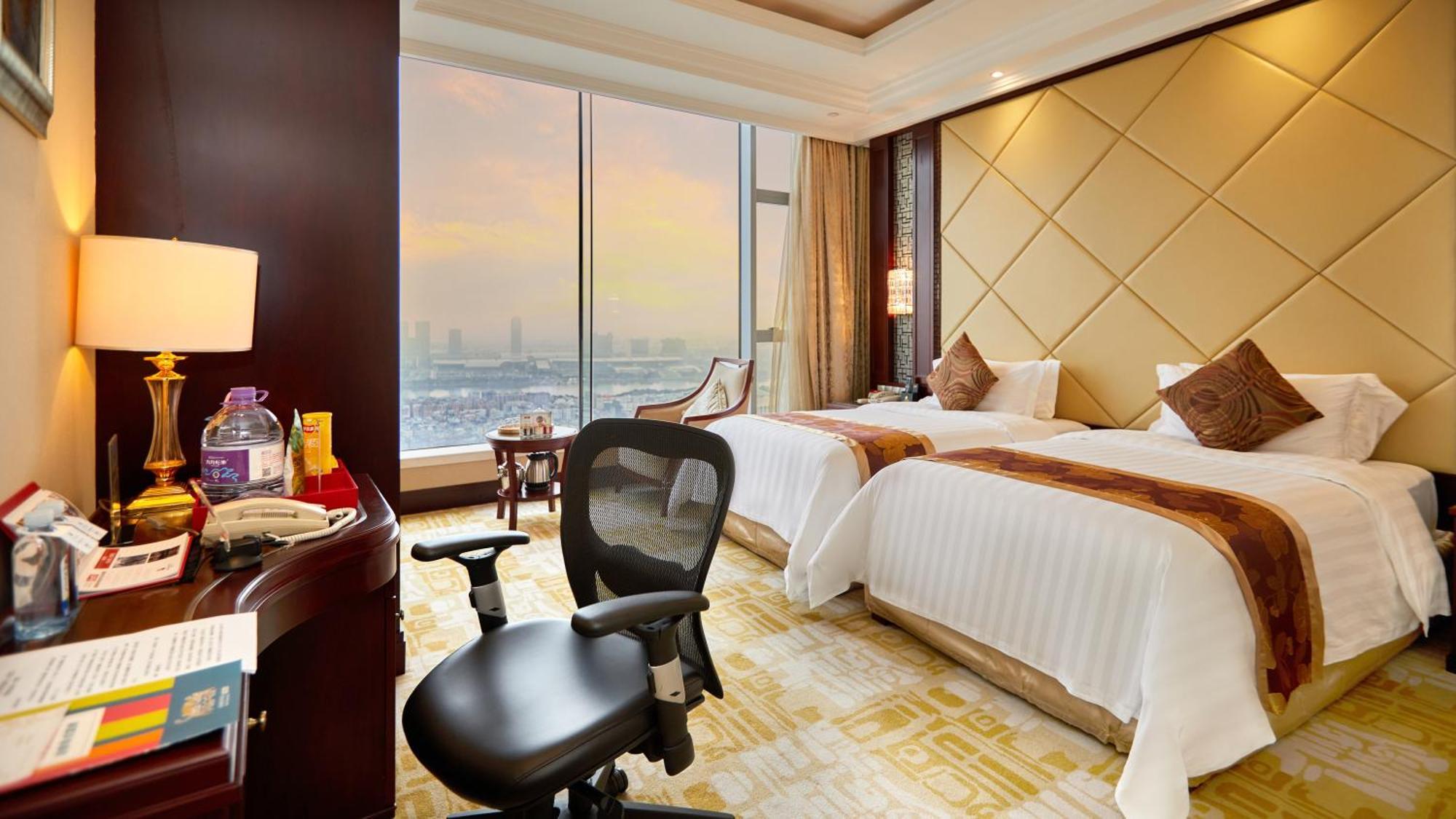 Soluxe - Overseas Buyers Registration Service&canton Fair Free Shuttle Bus 15 Apr To 05 Guangzhou