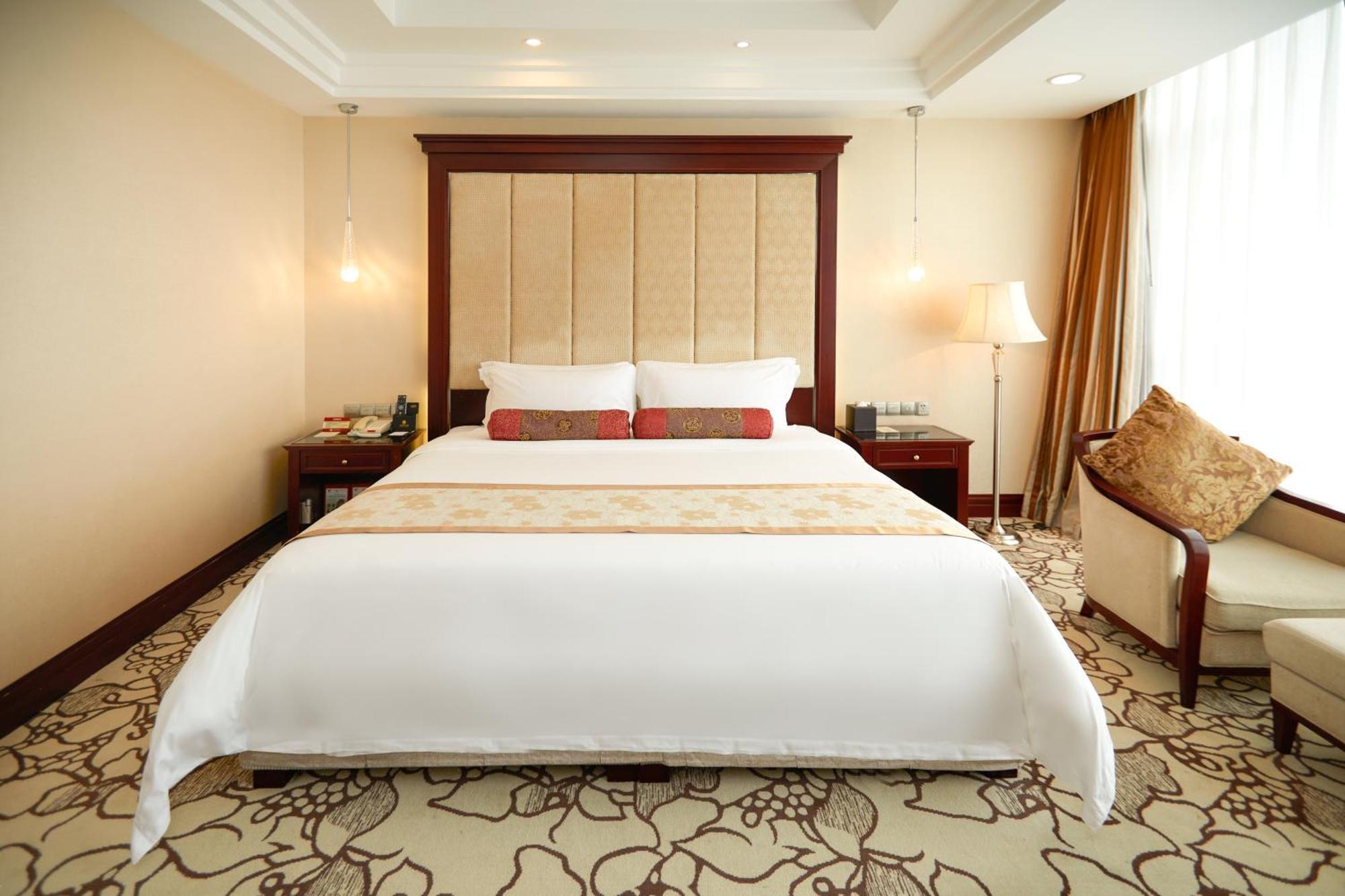 Soluxe - Overseas Buyers Registration Service&canton Fair Free Shuttle Bus 15 Apr To 05 Guangzhou