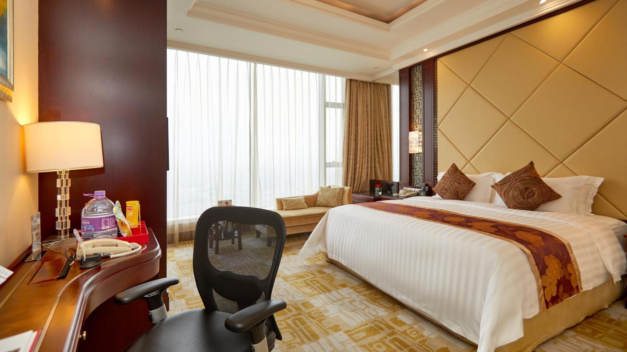 Soluxe - Overseas Buyers Registration Service&canton Fair Free Shuttle Bus 15 Apr To 05 Hotel 5*