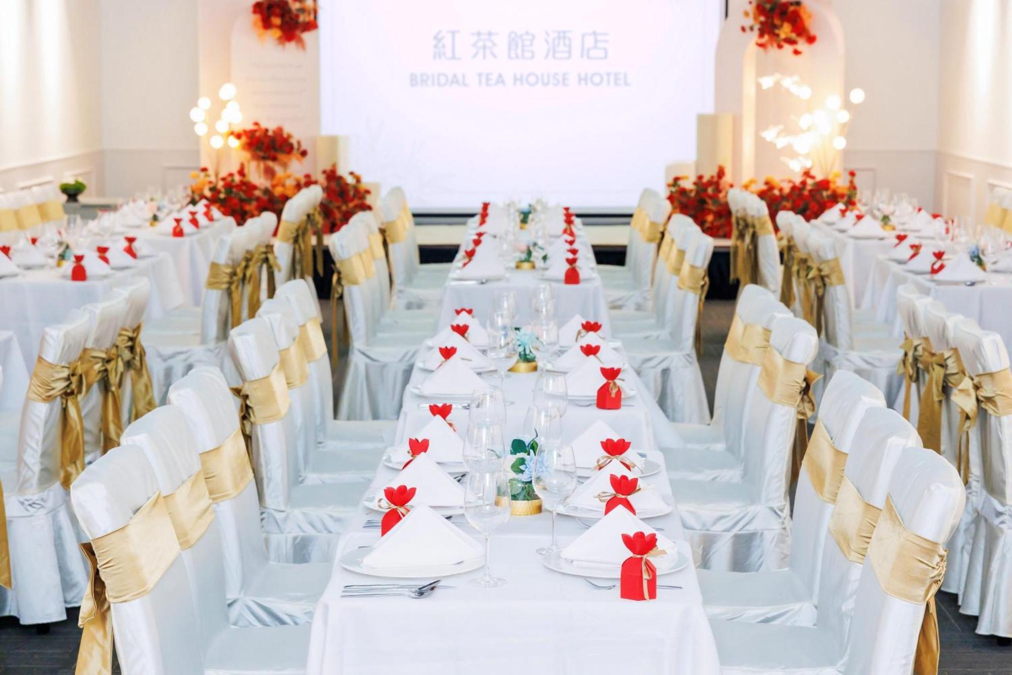 Bridal Tea House Hotel-free Shuttle Bus For Fair