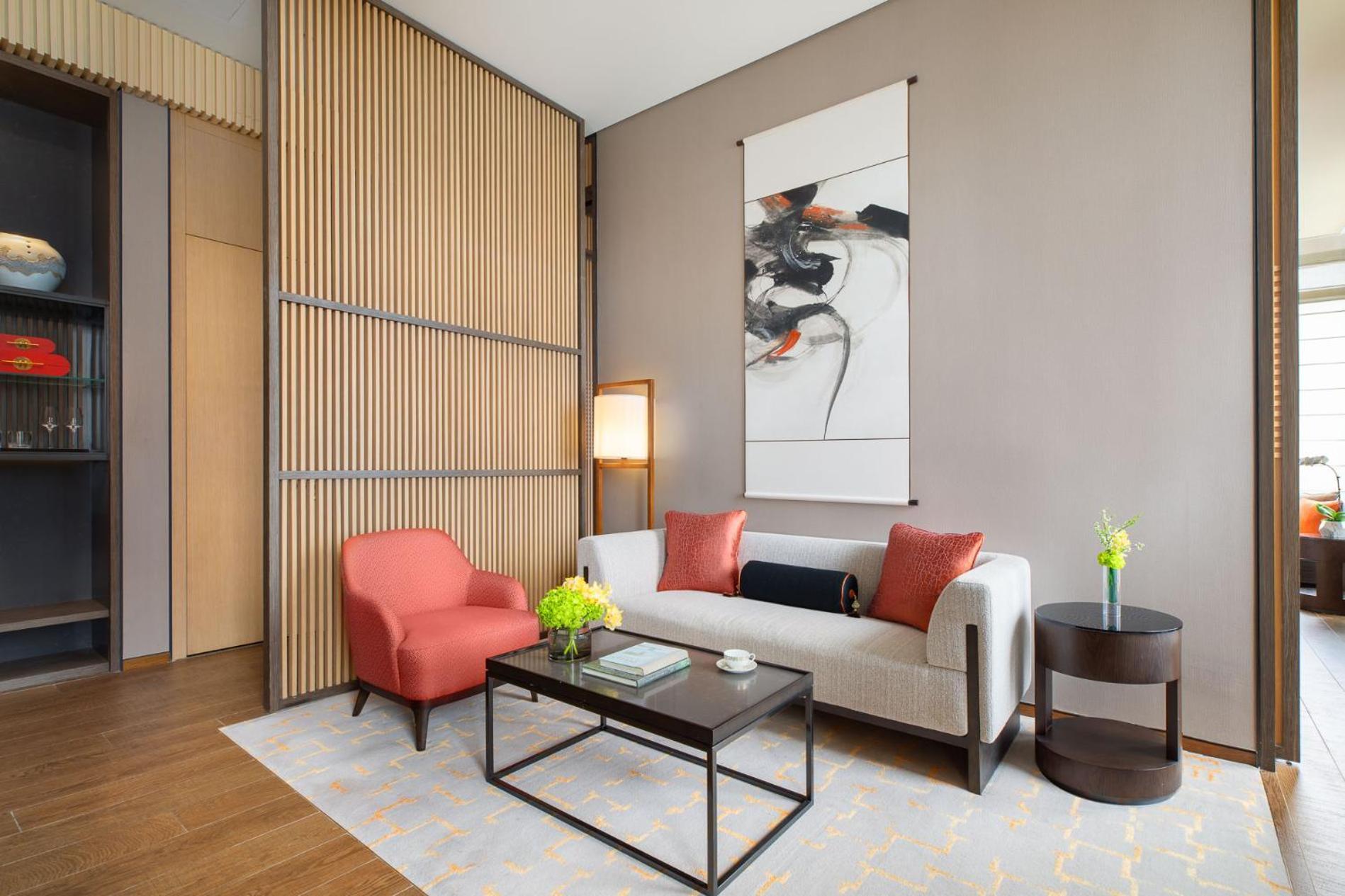 Jumeirah Guangzhou-complimentary Shuttle Bus To Fair Complex Hotel 5*