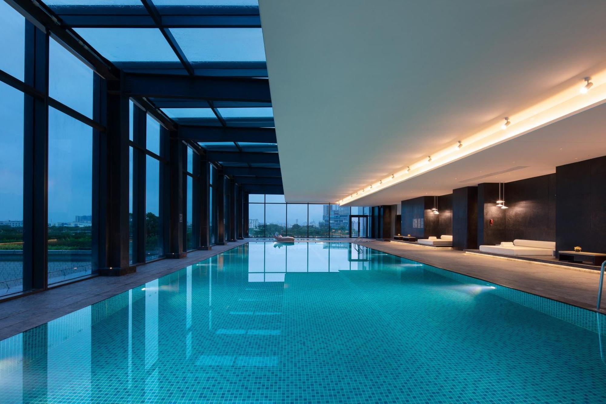 Crowne Plaza Foshan Nanhai - An Ihg -free Fair Shuttle Bus &live Music Performance Hotel