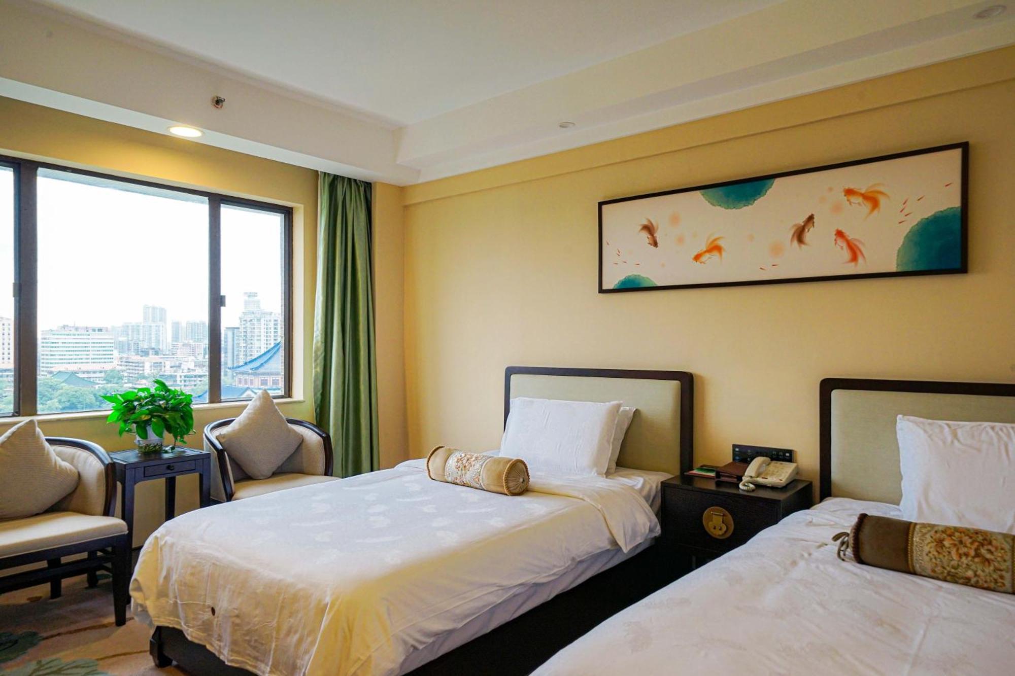 Guangdong Hotel-free Shuttle & Registration Counter Service During Fair 4*
