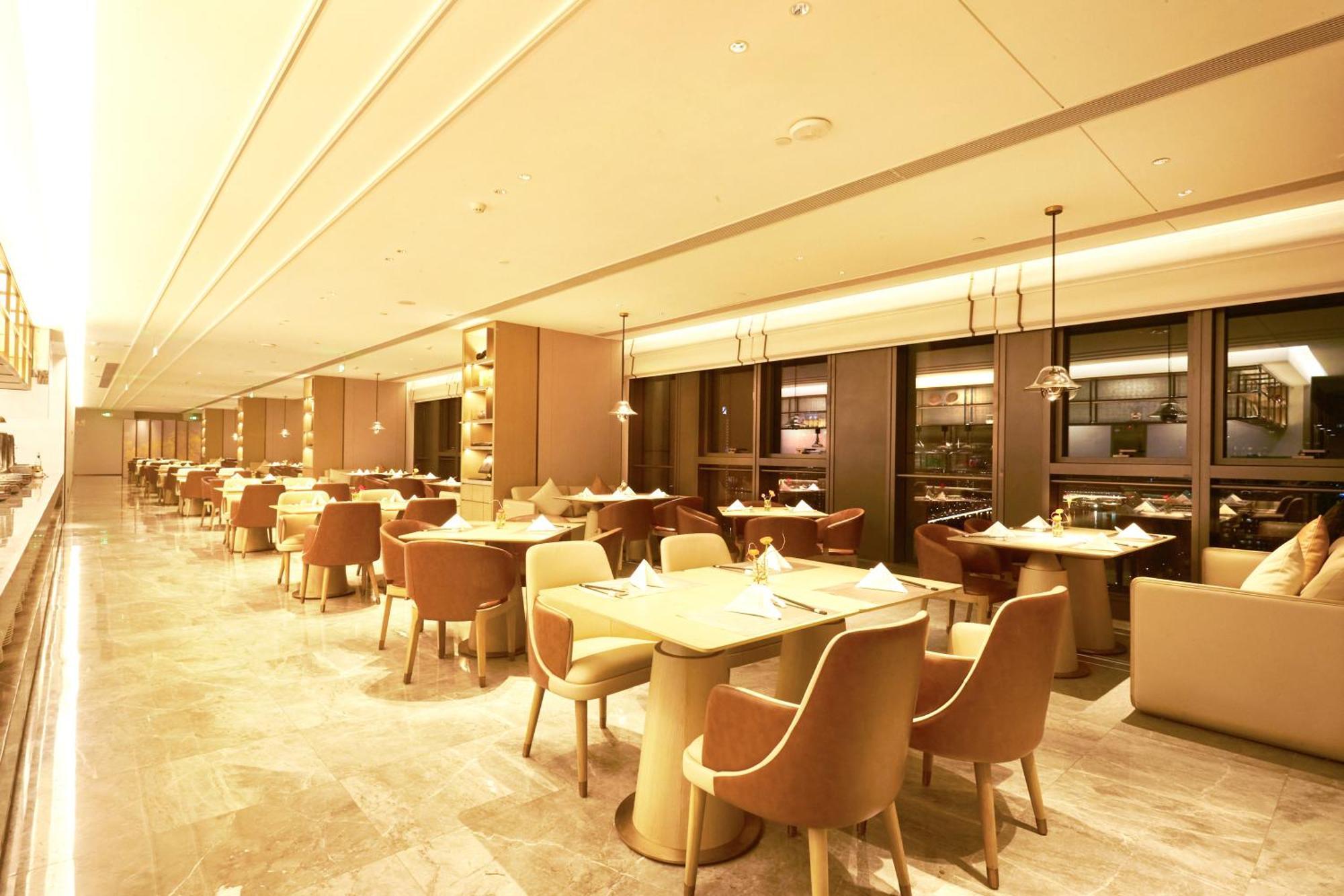 Pazhou Ln Dongfang Hotel-free Shuttle Bus To The Pazhou Convention Complex During Fair Period Canton
