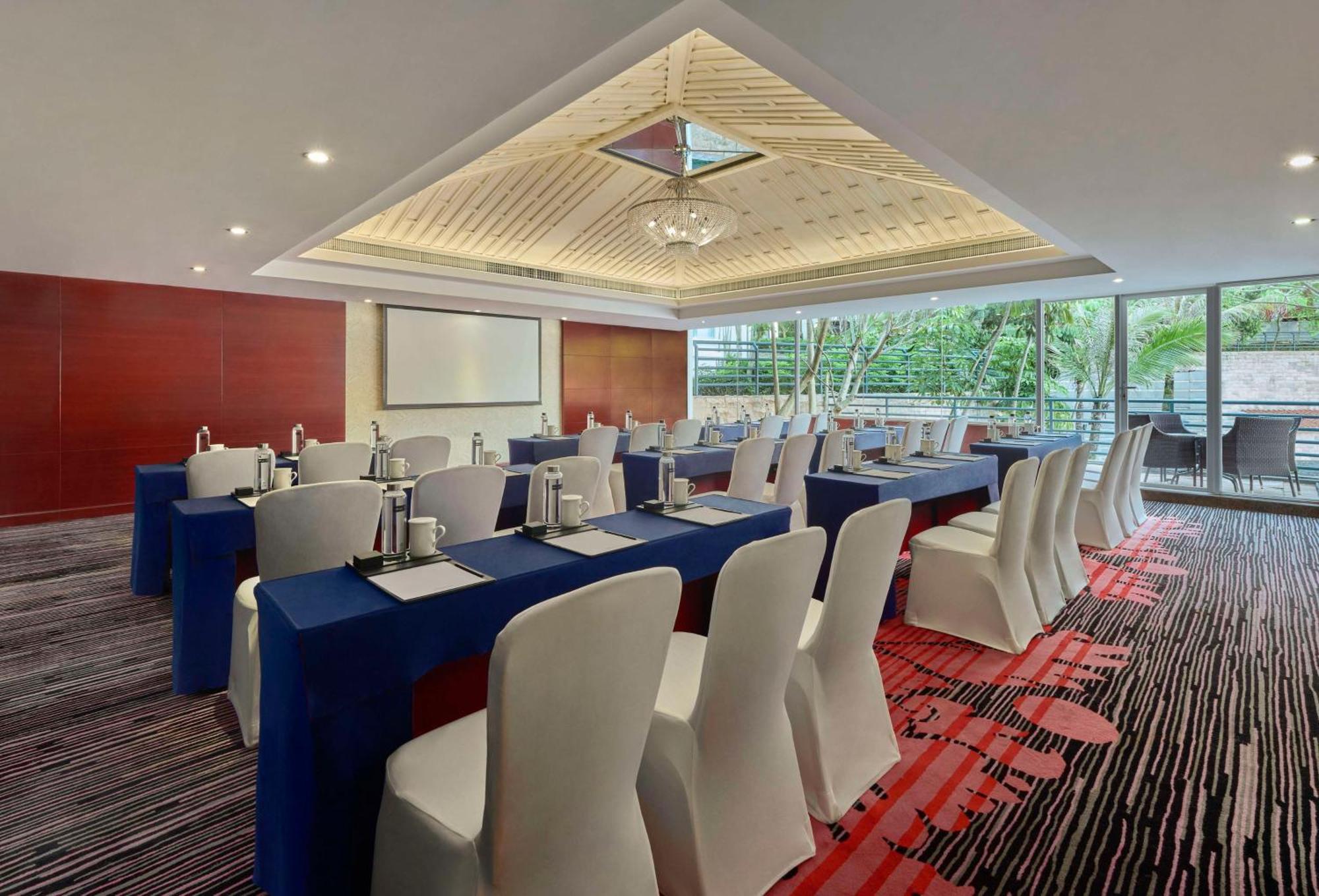 Hilton Science City, Free Shuttle Bus During Fair Hotel Guangzhou