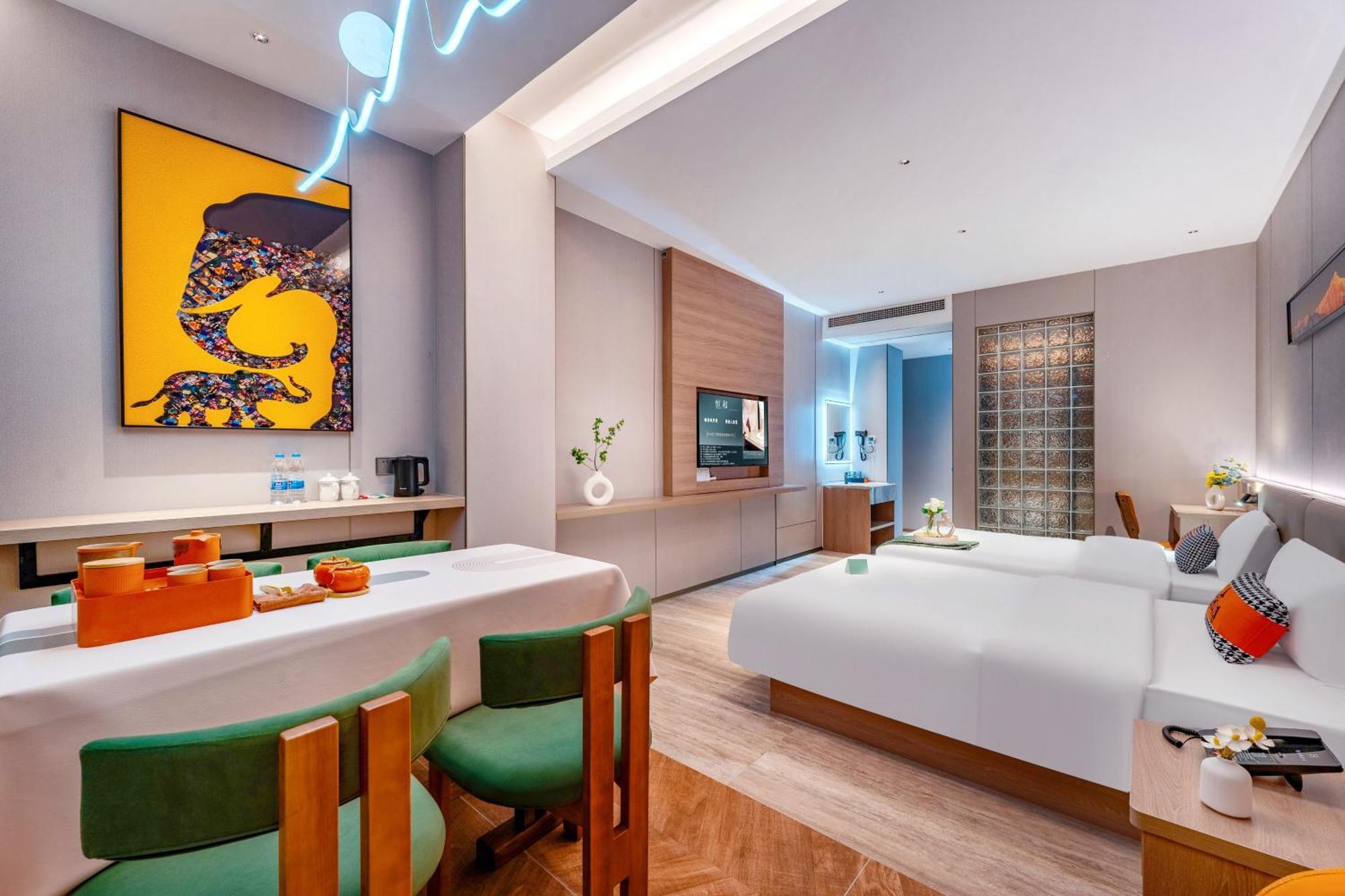 Henghe Selected S Design Hotel - Flagship Store Of Guangzhou Baiyun Railway Station International Convention Center--Reputation Preferred Hotel