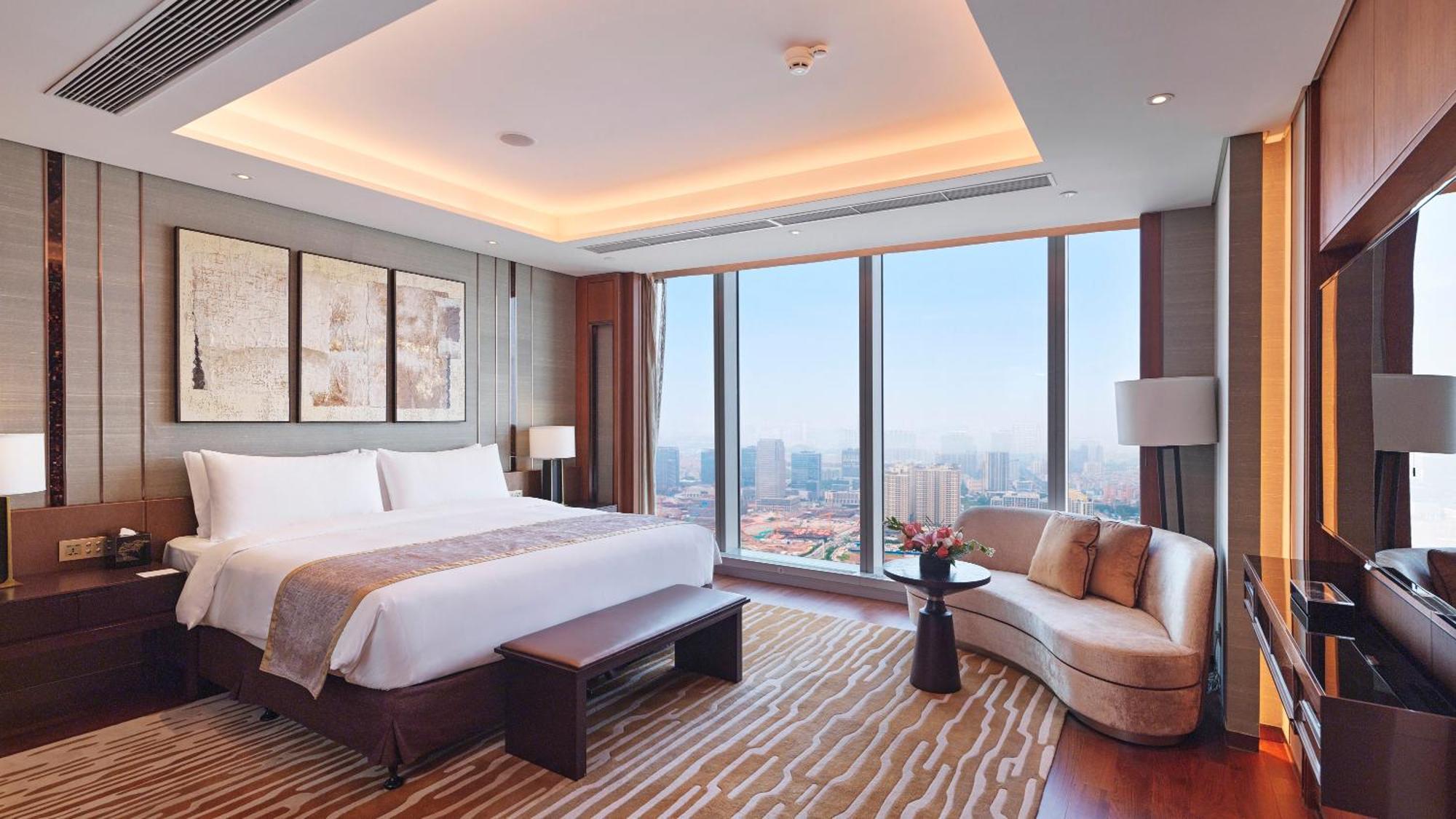 Intercontinental Exhibition Center By Ihg - Free Shuttle Between And Exhibition Center During Fair & Exhibitor Registration Counter Hotel
