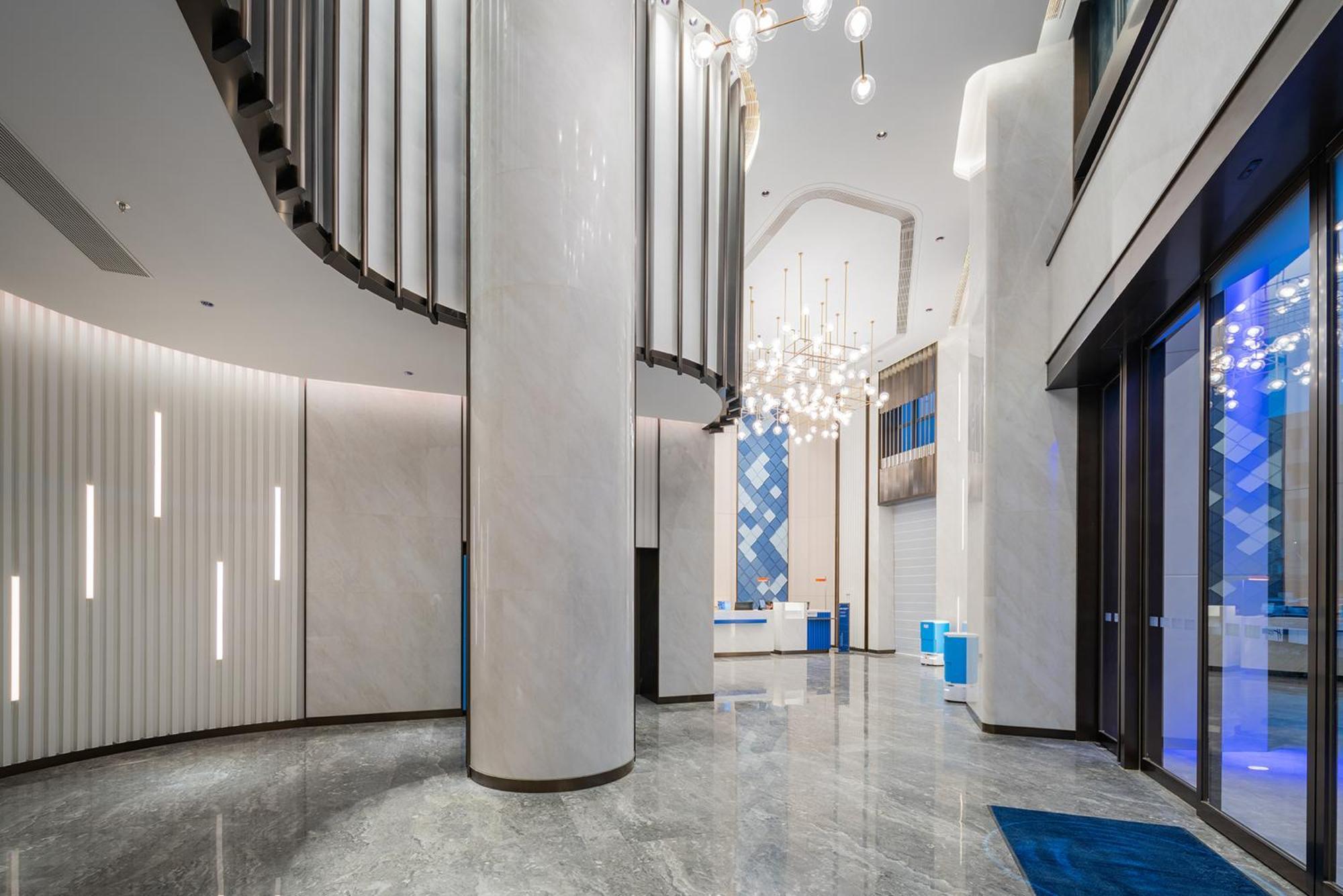 Hotel Express Panyu Dashi By Ihg 4*