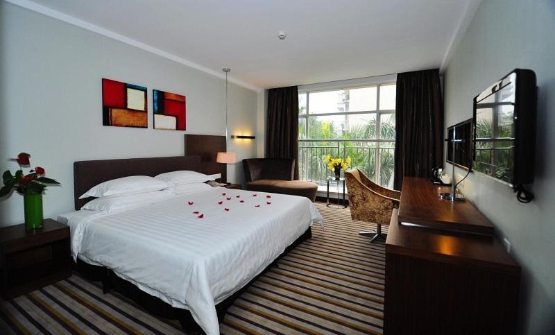 Hotel Poly Hotel, 3*