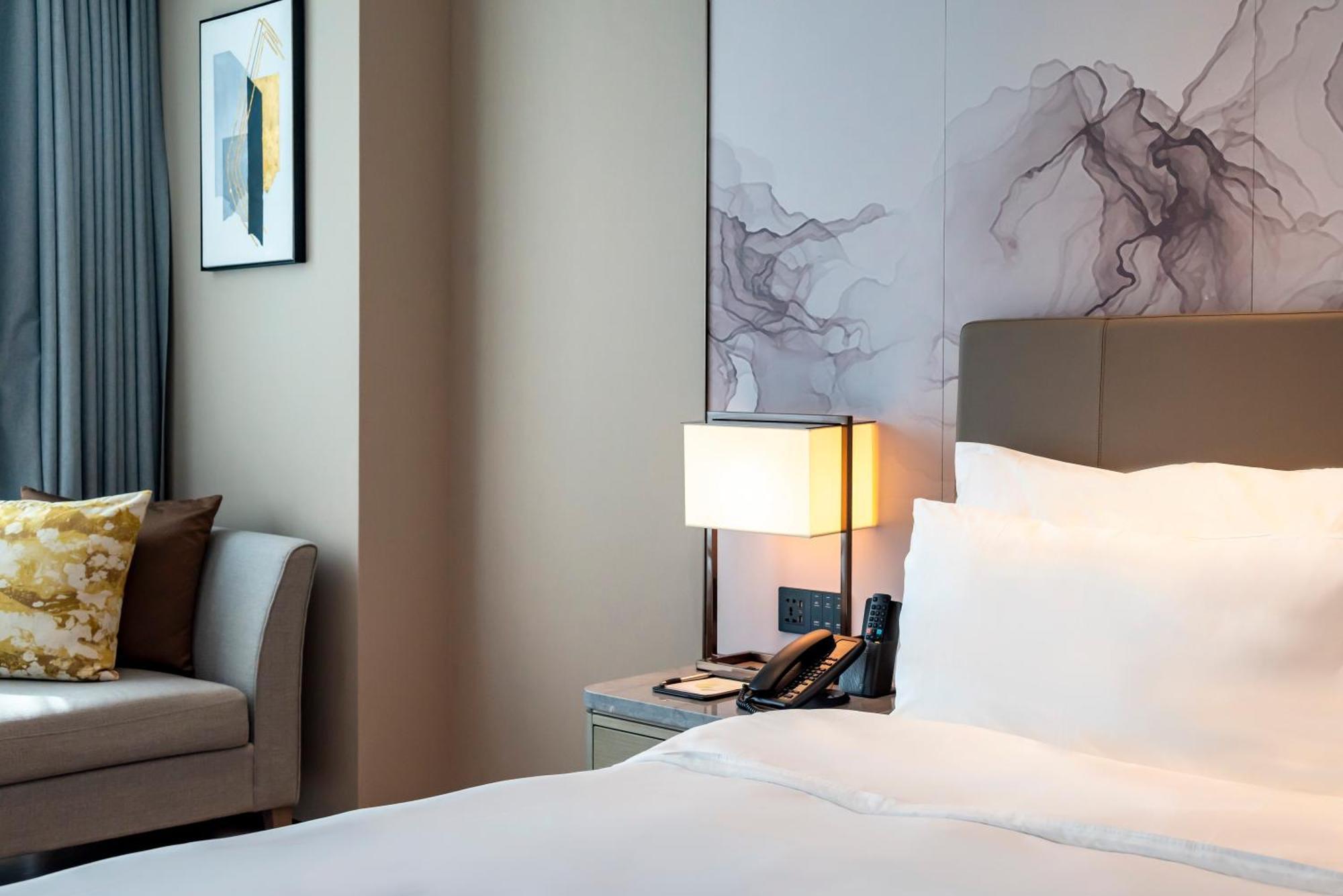 Pazhou Ln Dongfang Hotel-free Shuttle Bus To The Pazhou Convention Complex During Fair Period Hotel