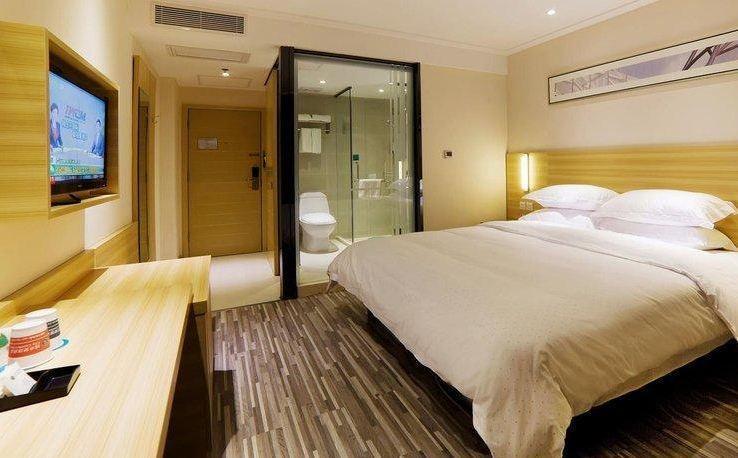 Hotel Comfort Xintang Huarun Wanjia Branch