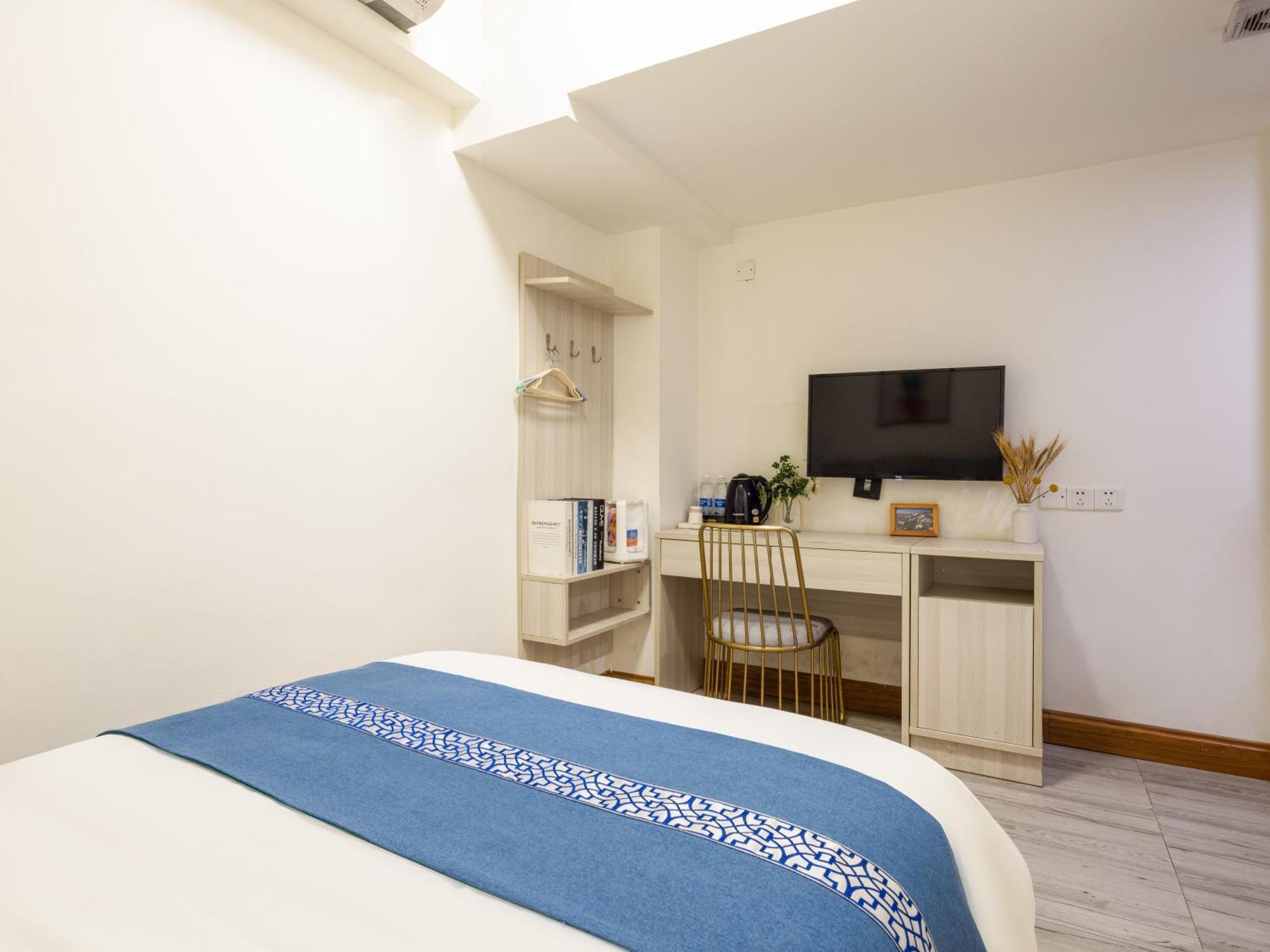 Yimi Sanyuanli Subway Station Jinlong Tengfei Fashion Hotel 2*