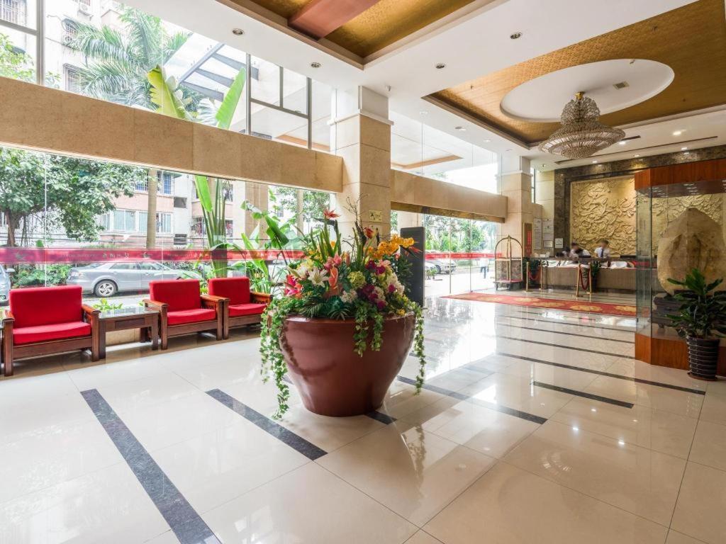 Pa Zhou Plaza Hotel