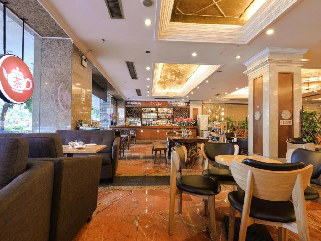 New Pearl River Hotel Canton