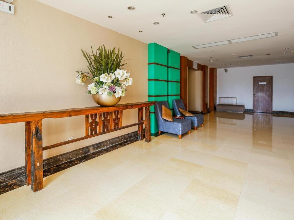 Hotel Poly Hotel, 3*