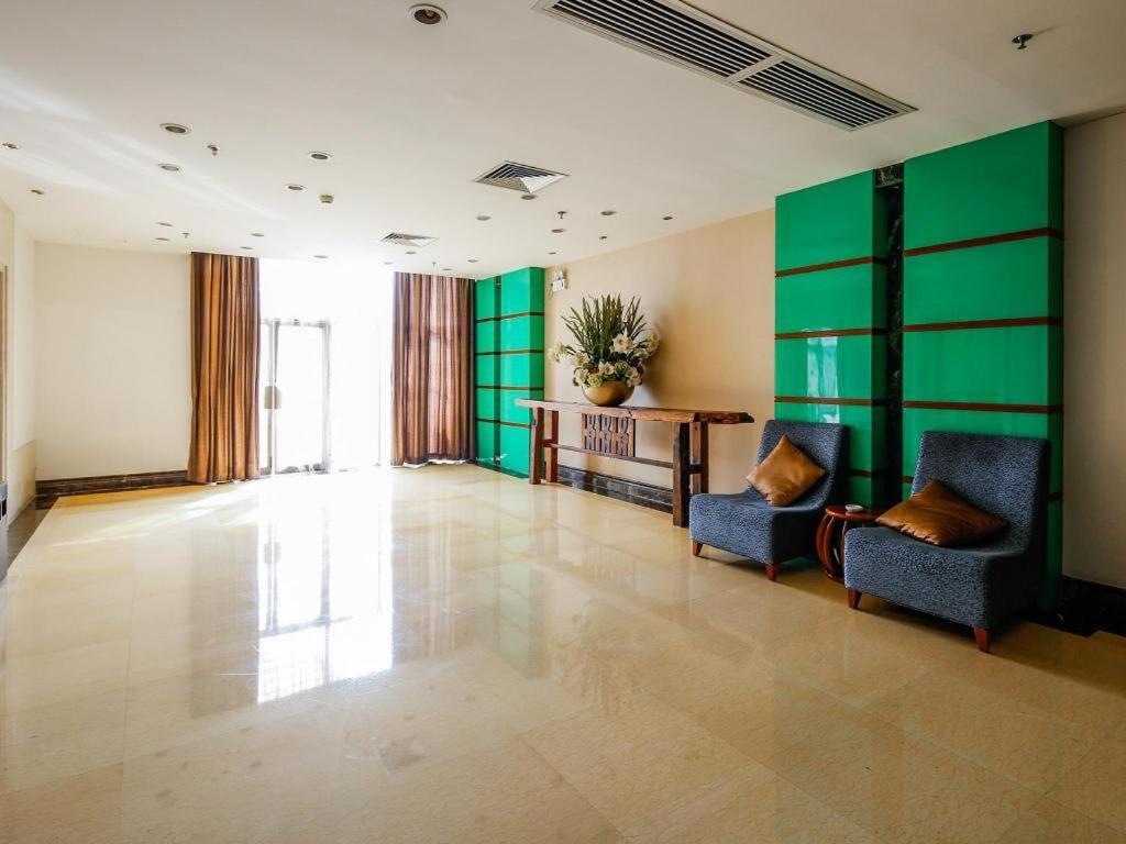 Poly Hotel, Hotel 3*