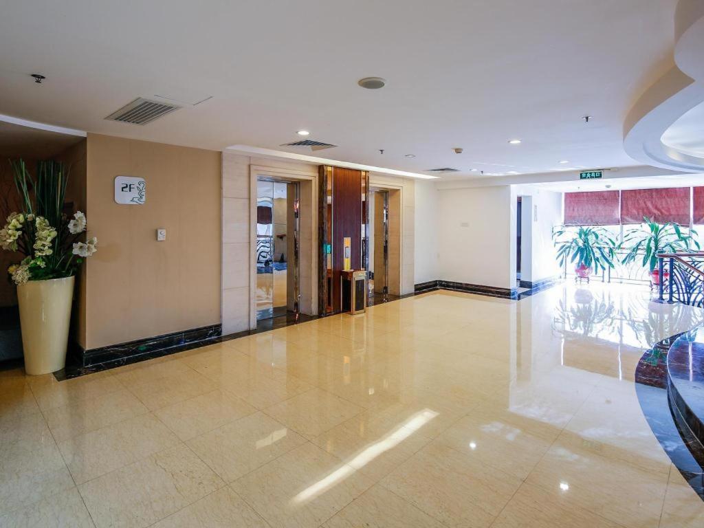 Hotel Poly Hotel,