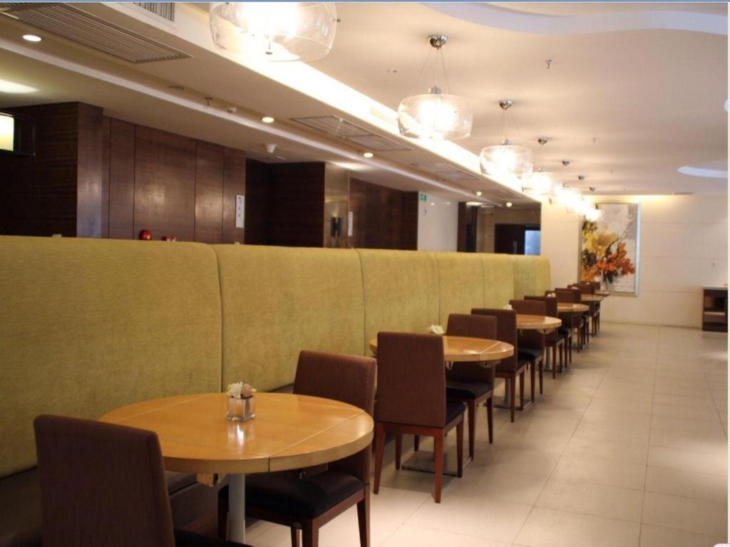 Hotel Poly Hotel, 3*