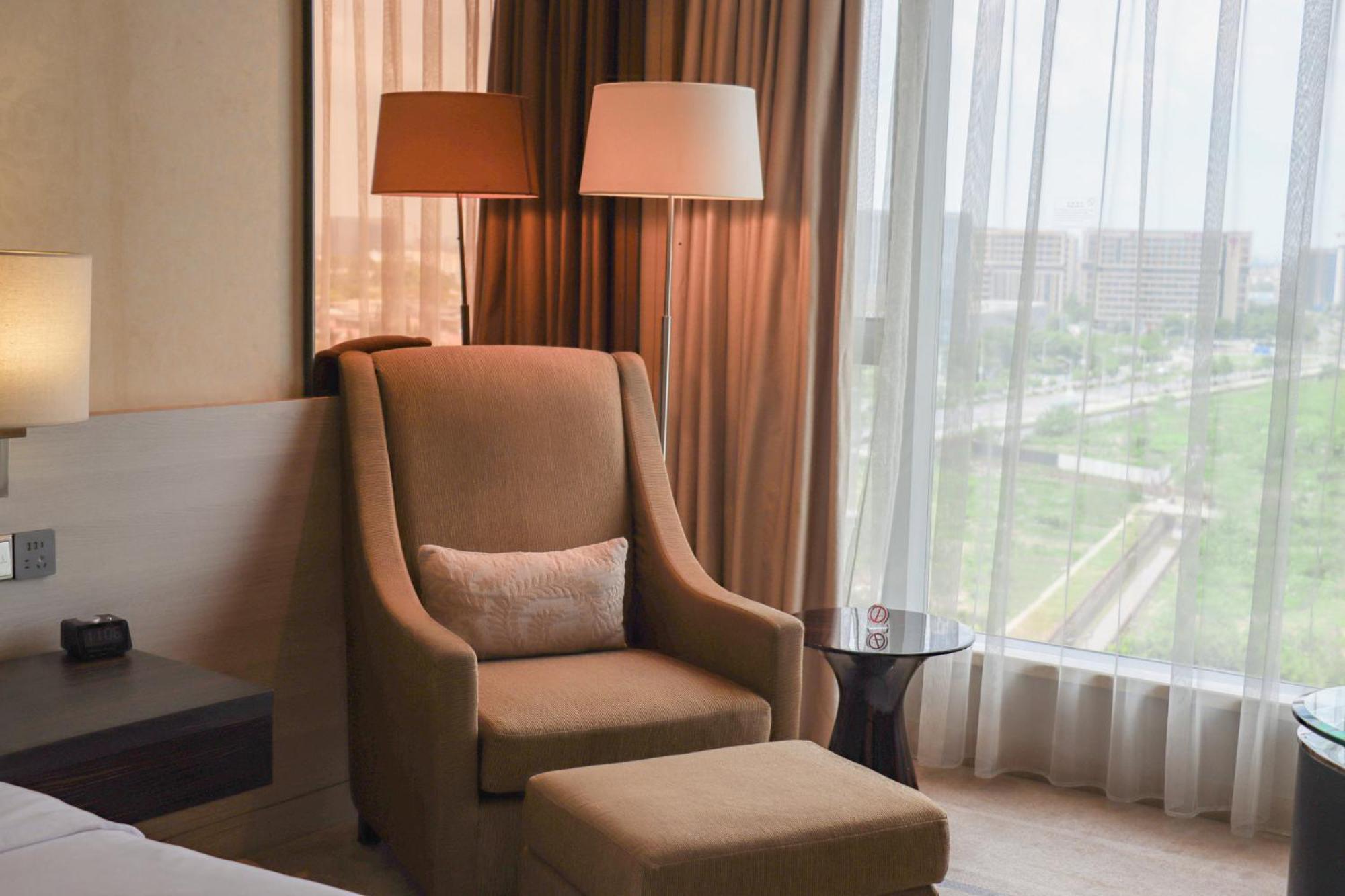 Hotel Crowne Plaza Huadu By Ihg - Free Shuttle Bus Between To Exhibition Center During Fair 5*