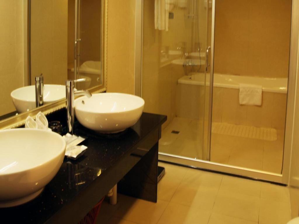 Lavande Pazhou Branch 4*