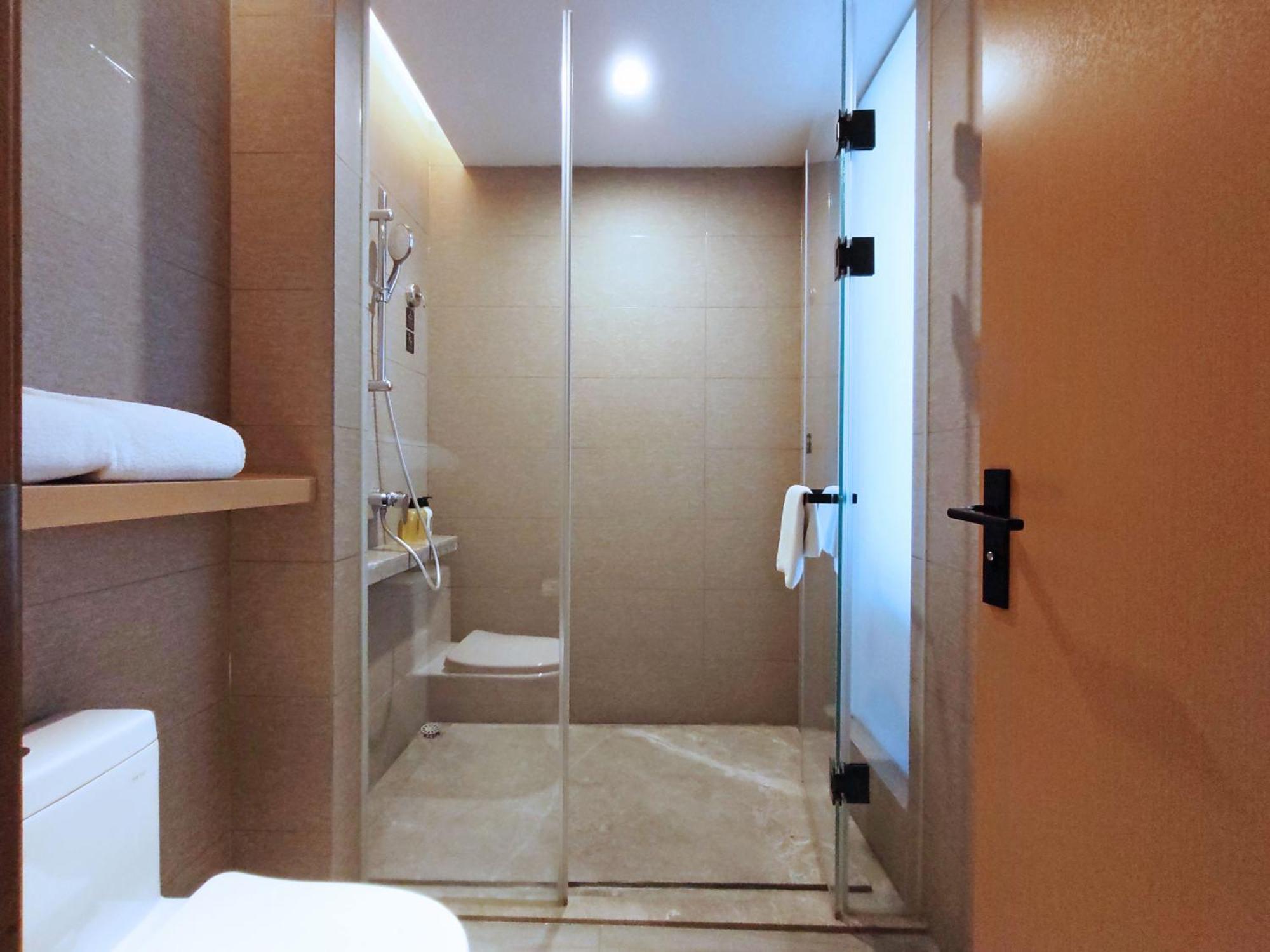 Paco South Railway Station Panyu Changlong Branch Hotel