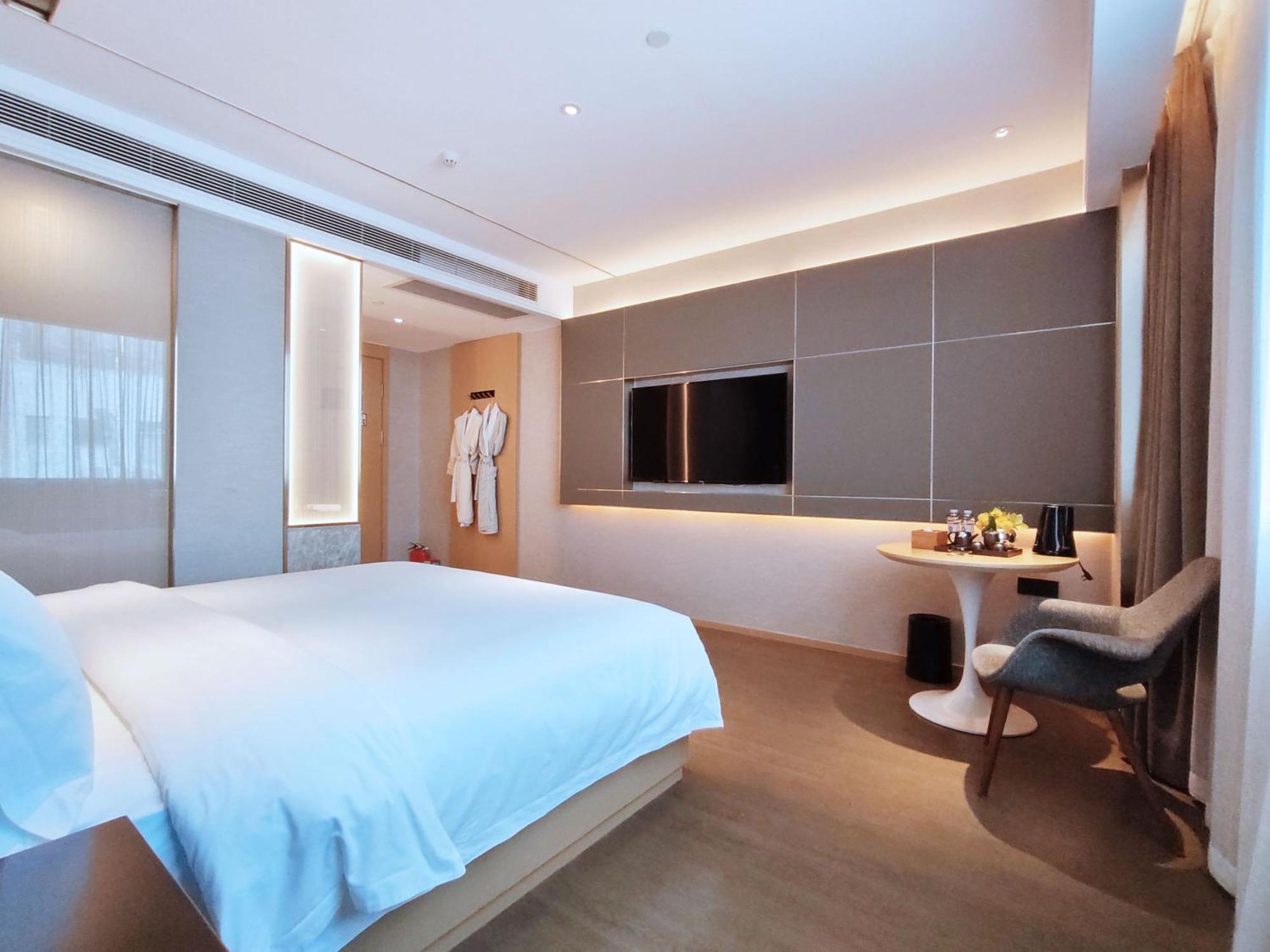 Hotel Paco South Railway Station Panyu Changlong Branch