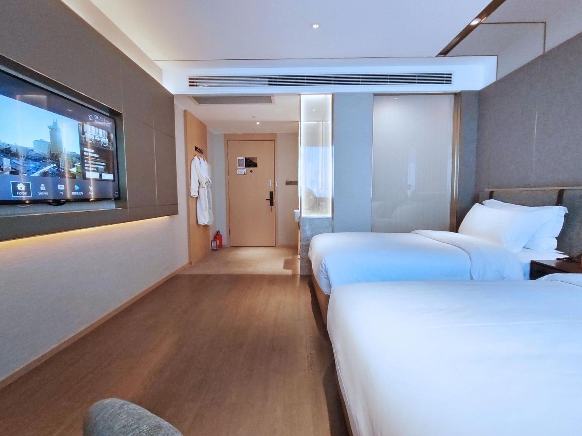 Paco South Railway Station Panyu Changlong Branch Hotel 3*