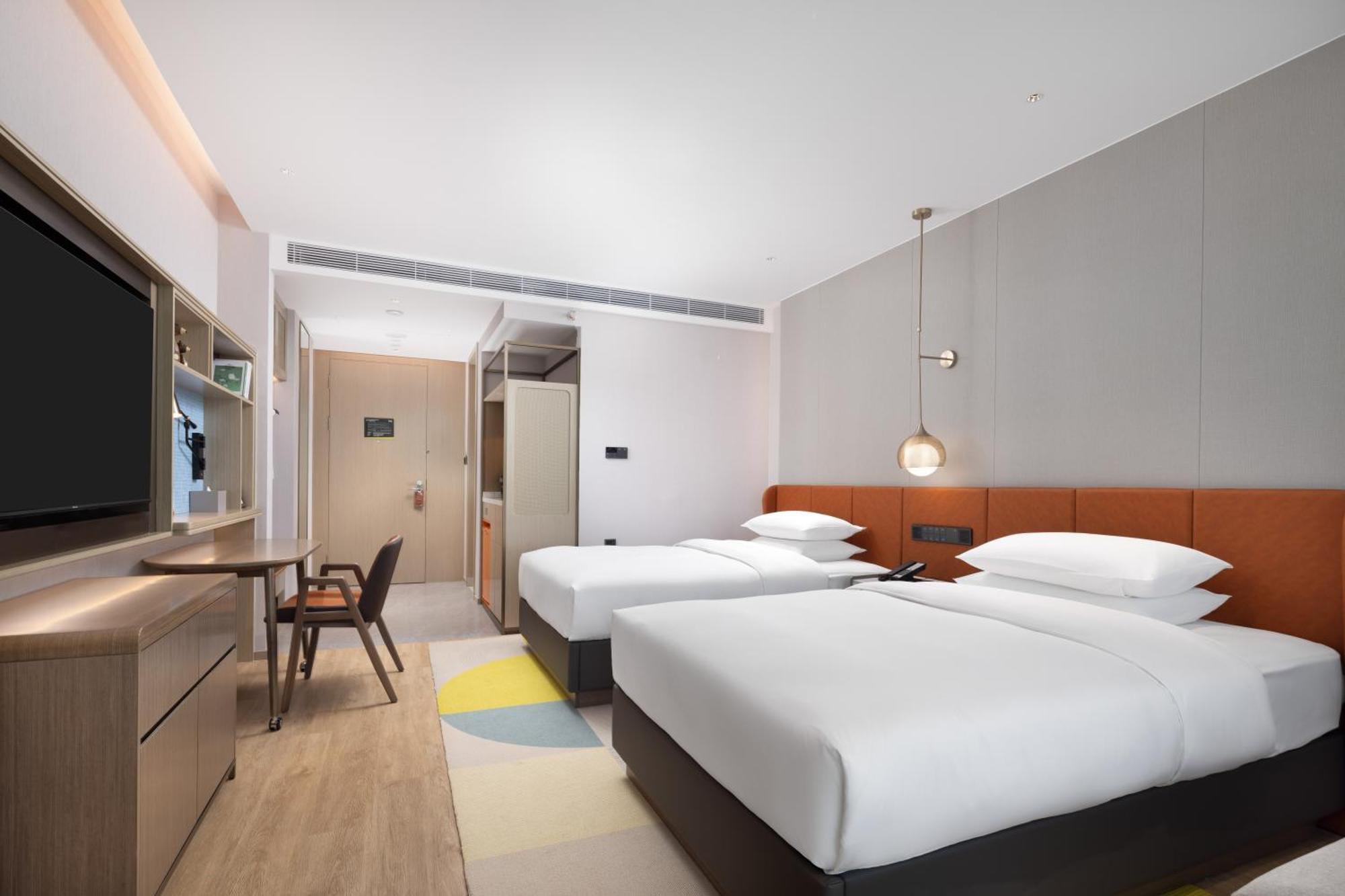 Home2 By Hilton Conghua 4*