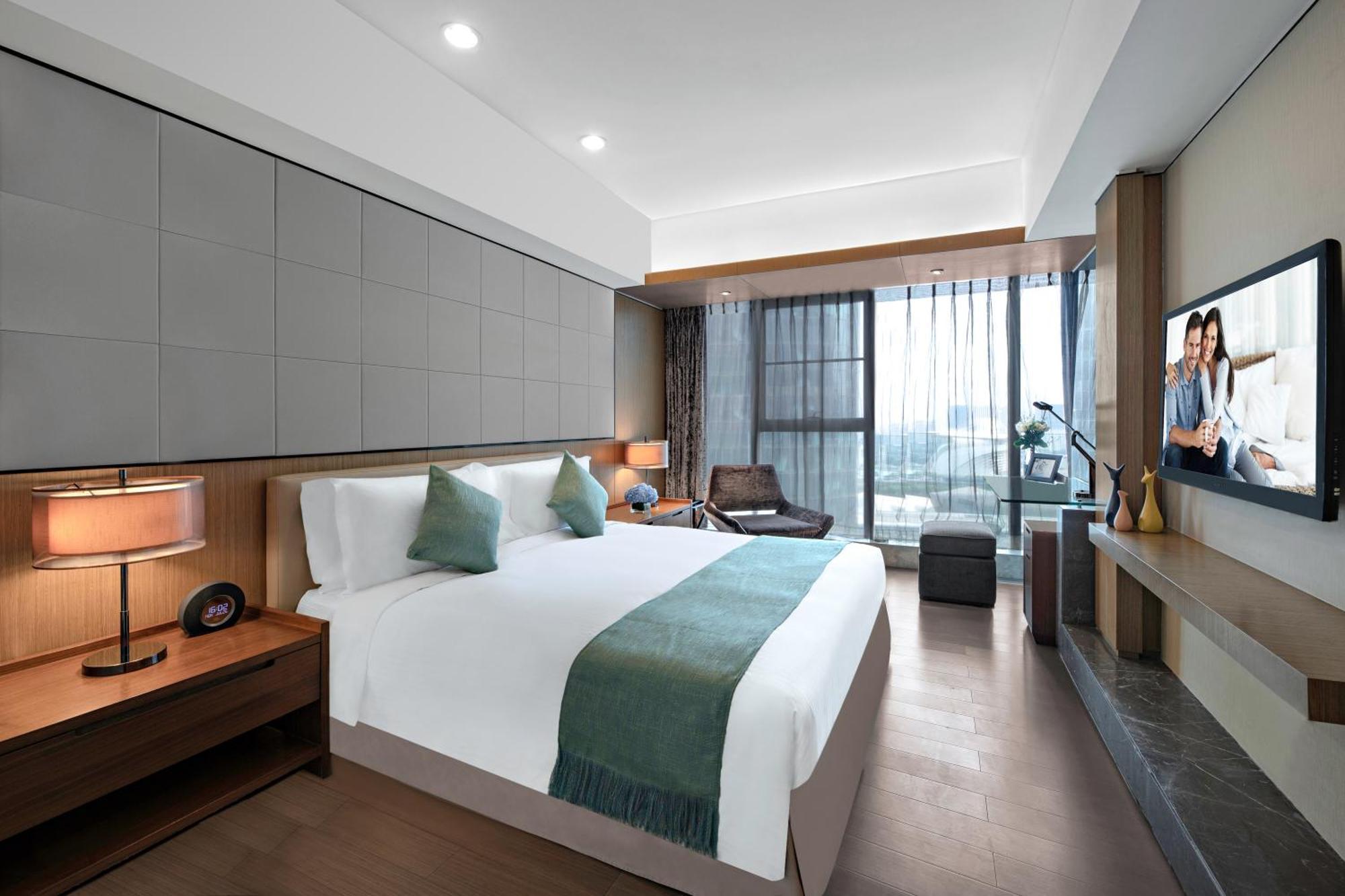 Ascott Ifc - Free Shuttle Bus For Fair *