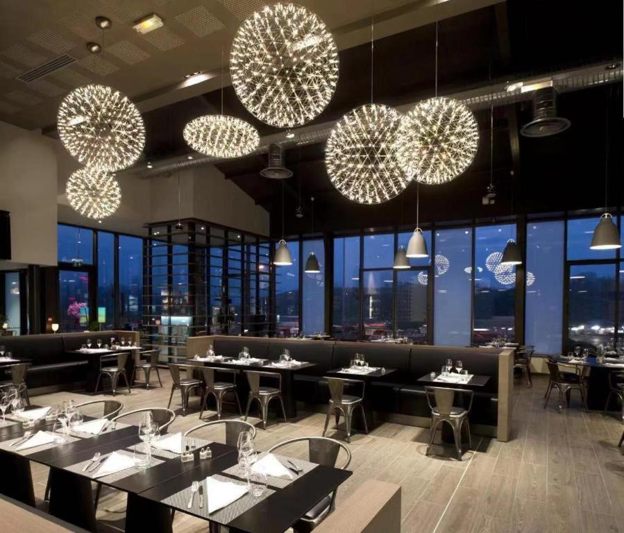 Chaoman -guangzhou Shijing Plaza Xiaoping Subway Station Hotel