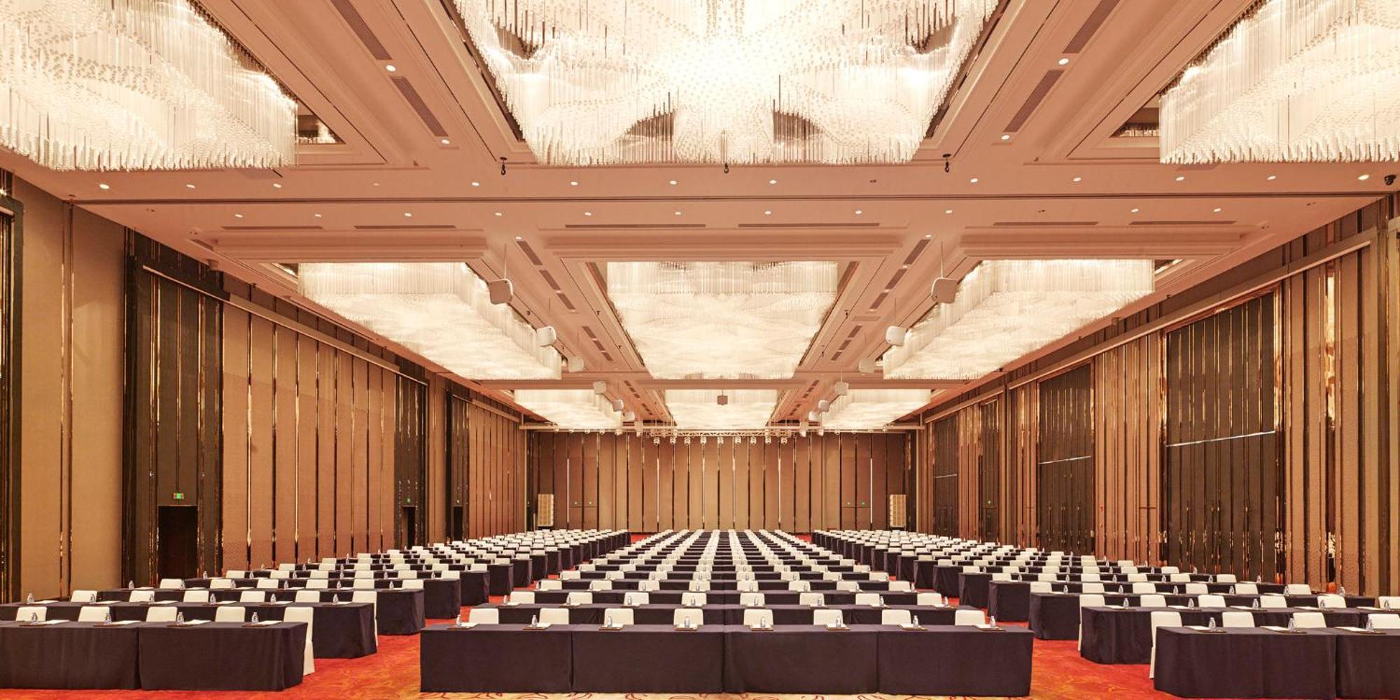 Hotel Intercontinental Exhibition Center By Ihg - Free Shuttle Between And Exhibition Center During Fair & Exhibitor Registration Counter 5*
