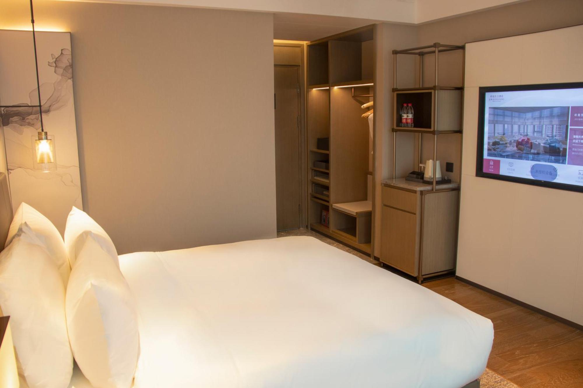 Pazhou Ln Dongfang Hotel-free Shuttle Bus To The Pazhou Convention Complex During Fair Period Hotel